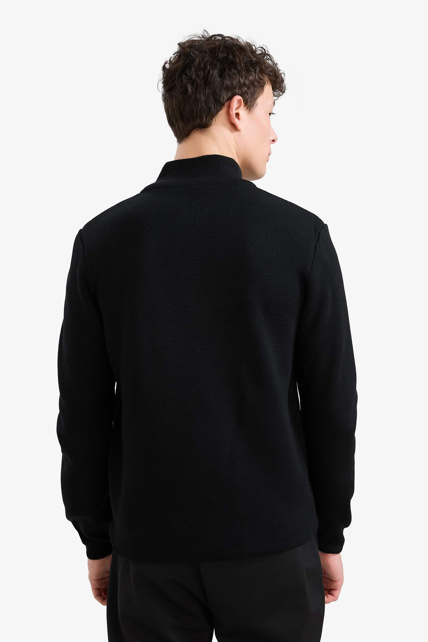 Standart Fit Normal Kesim Dik Yaka Yarım Fermuarlı Basic Düz Triko Kazak