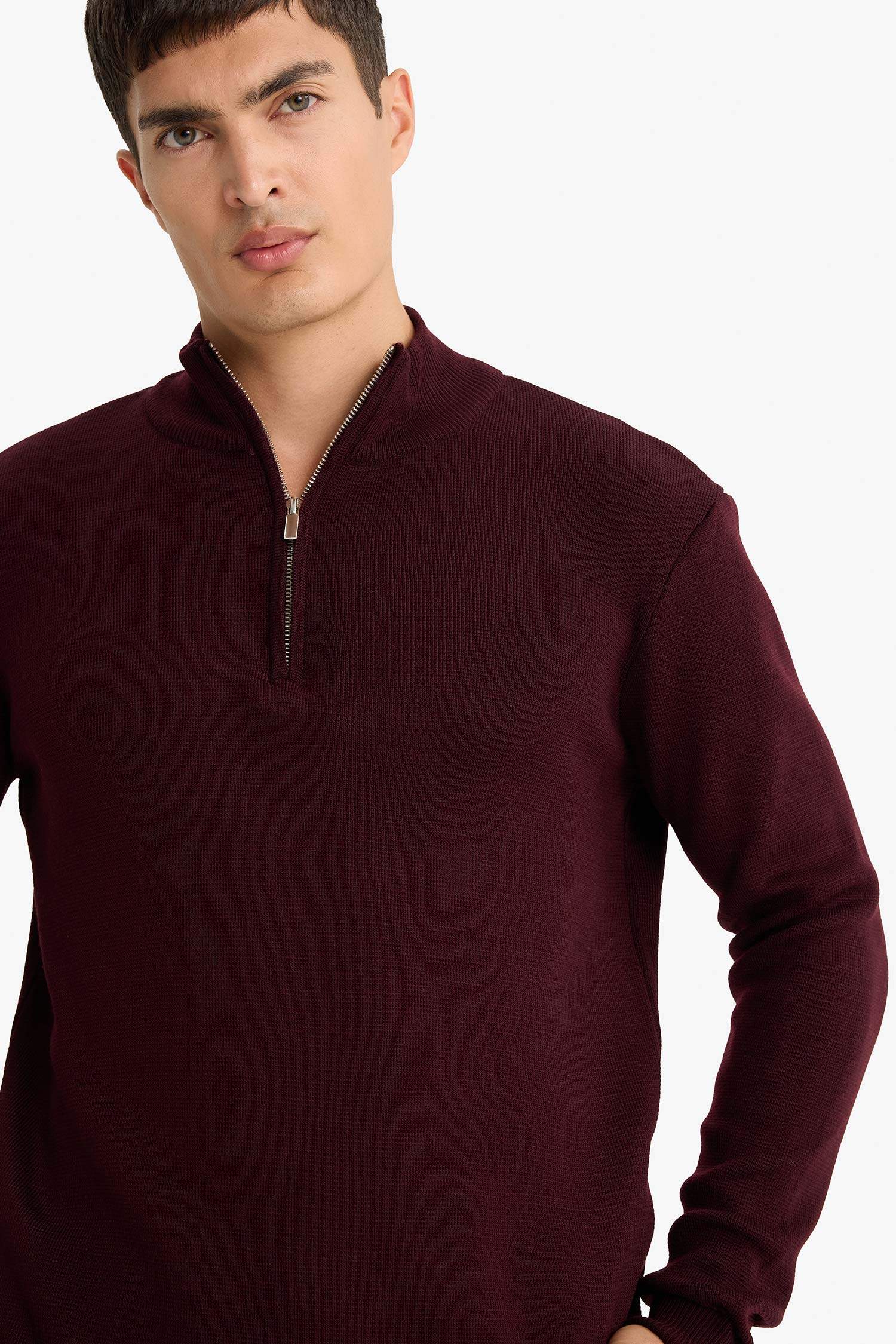 Standart Fit Normal Kesim Dik Yaka Yarım Fermuarlı Basic Düz Triko Kazak