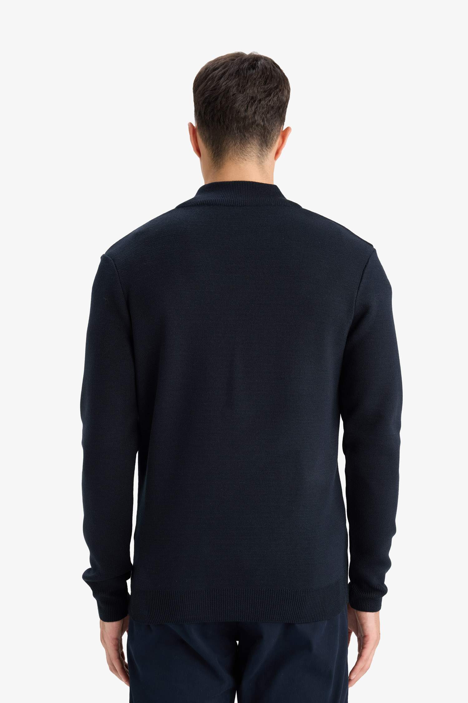 Standart Fit Normal Kesim Dik Yaka Yarım Fermuarlı Basic Düz Triko Kazak