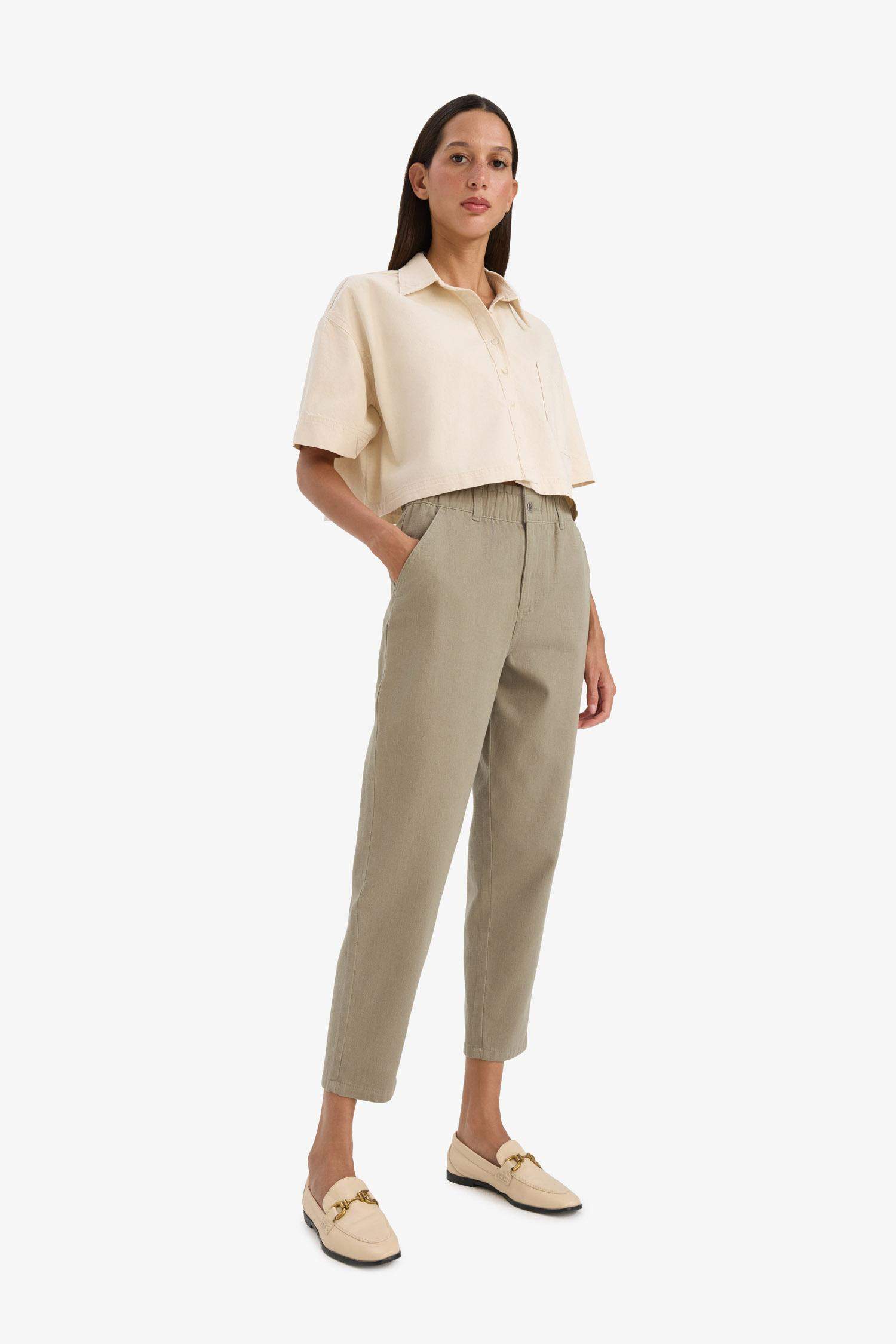 Pantalon en gabardine à taille haute avec poches