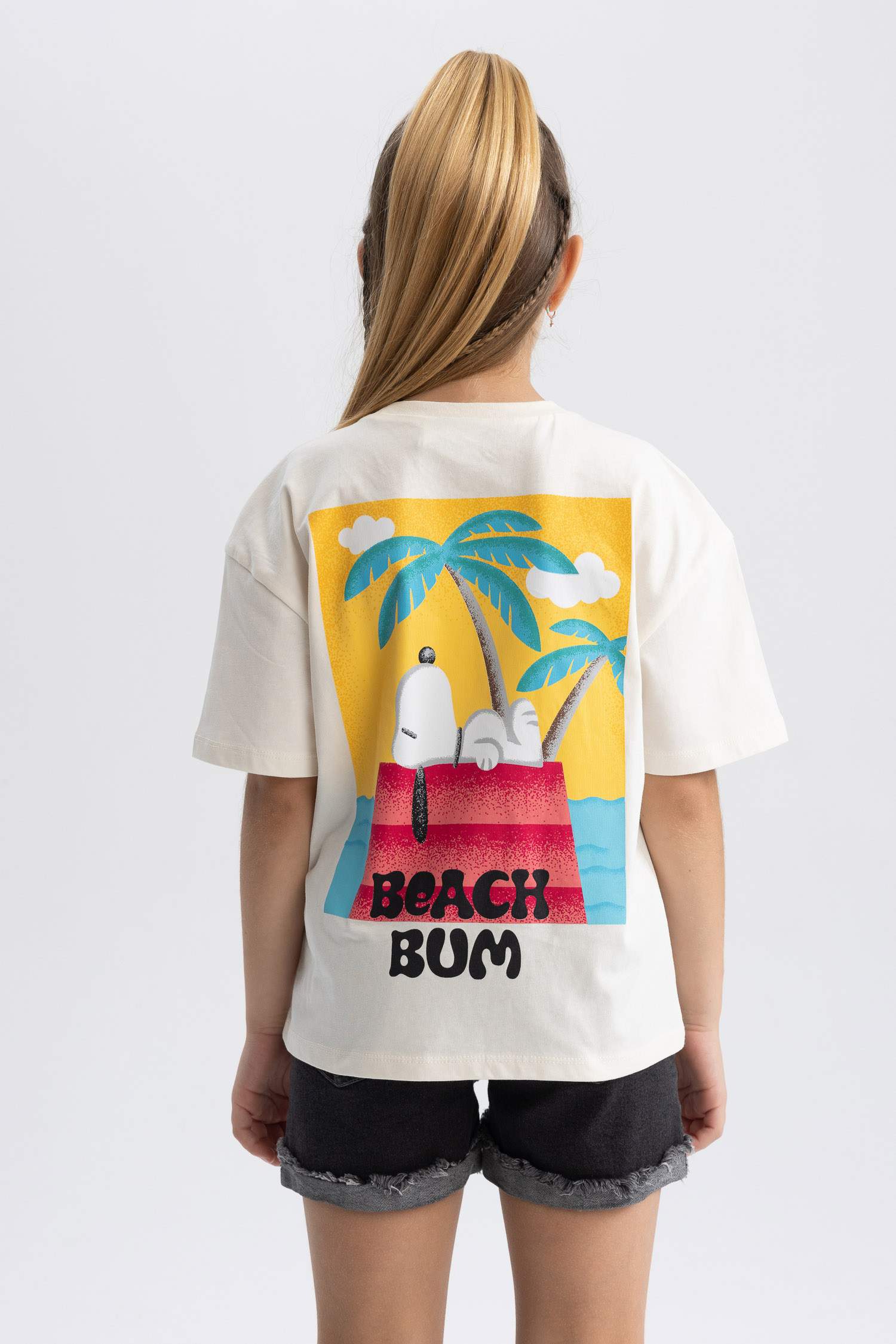 تي شيرت بناتي بقصة مريحة من سنوبي