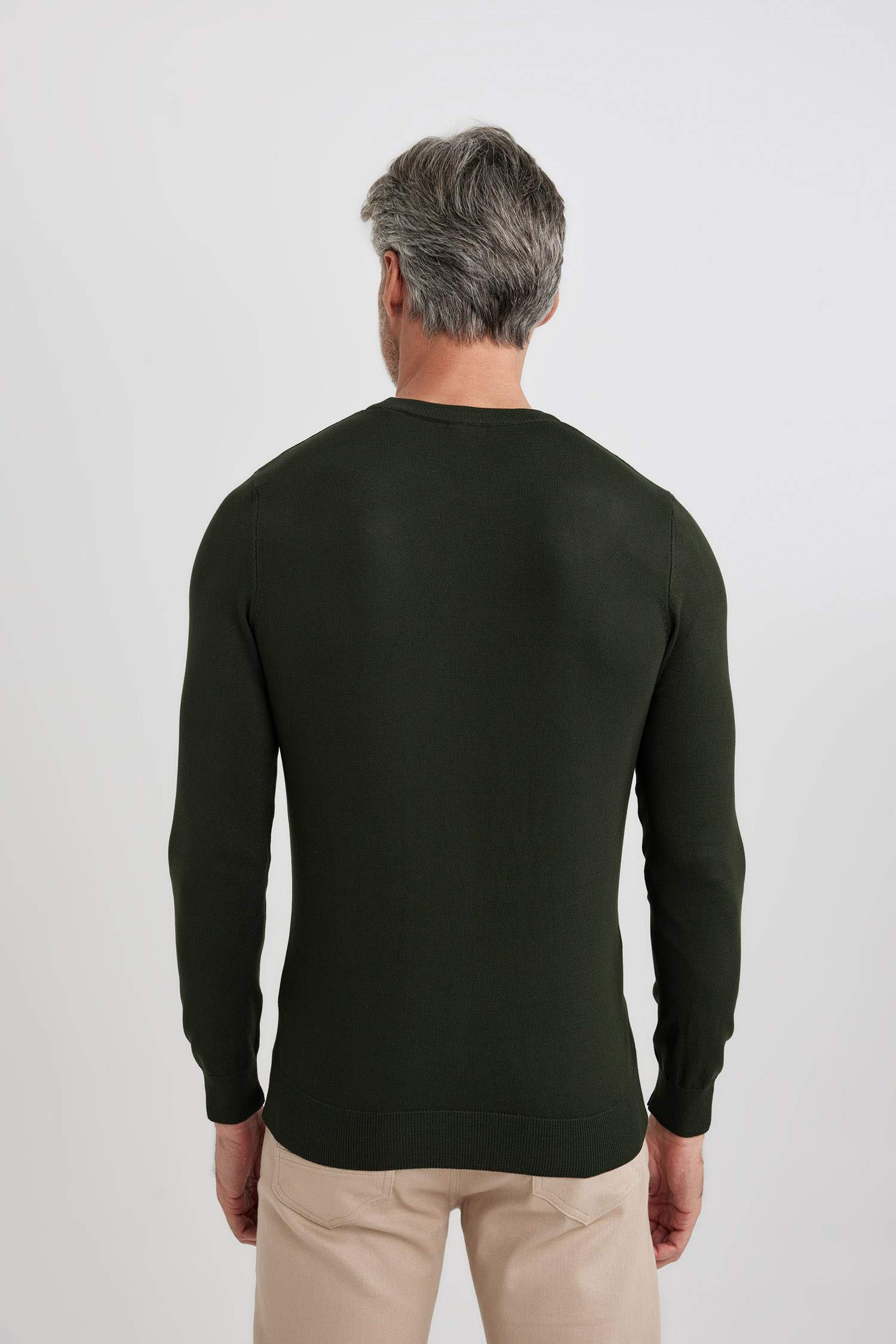 بلوفر تريكو قصة عادية برقبة مستديرة