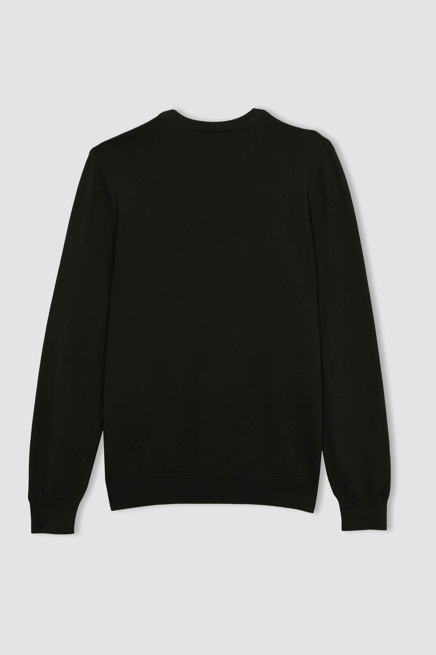 بلوفر تريكو قصة عادية برقبة مستديرة