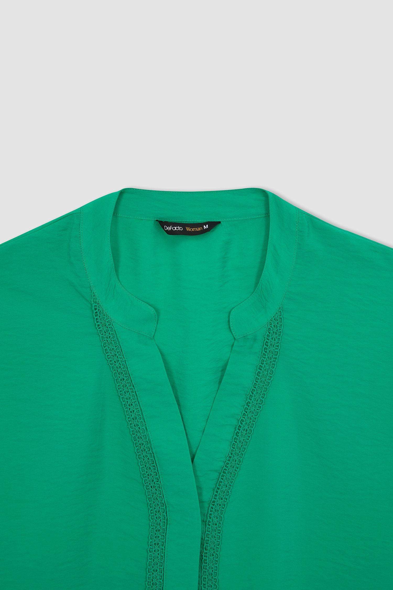 Green Woman Regular Fit V Neck Short Sleeve Blouse 2817725 | DeFacto