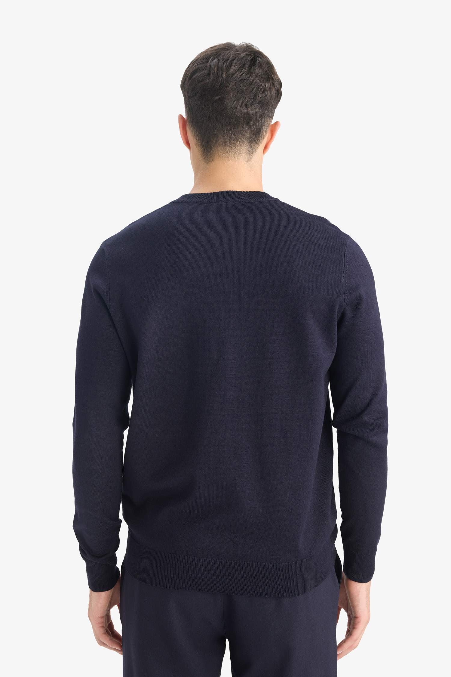 Регулярный крой с круглым вырезом трикотажный свитер