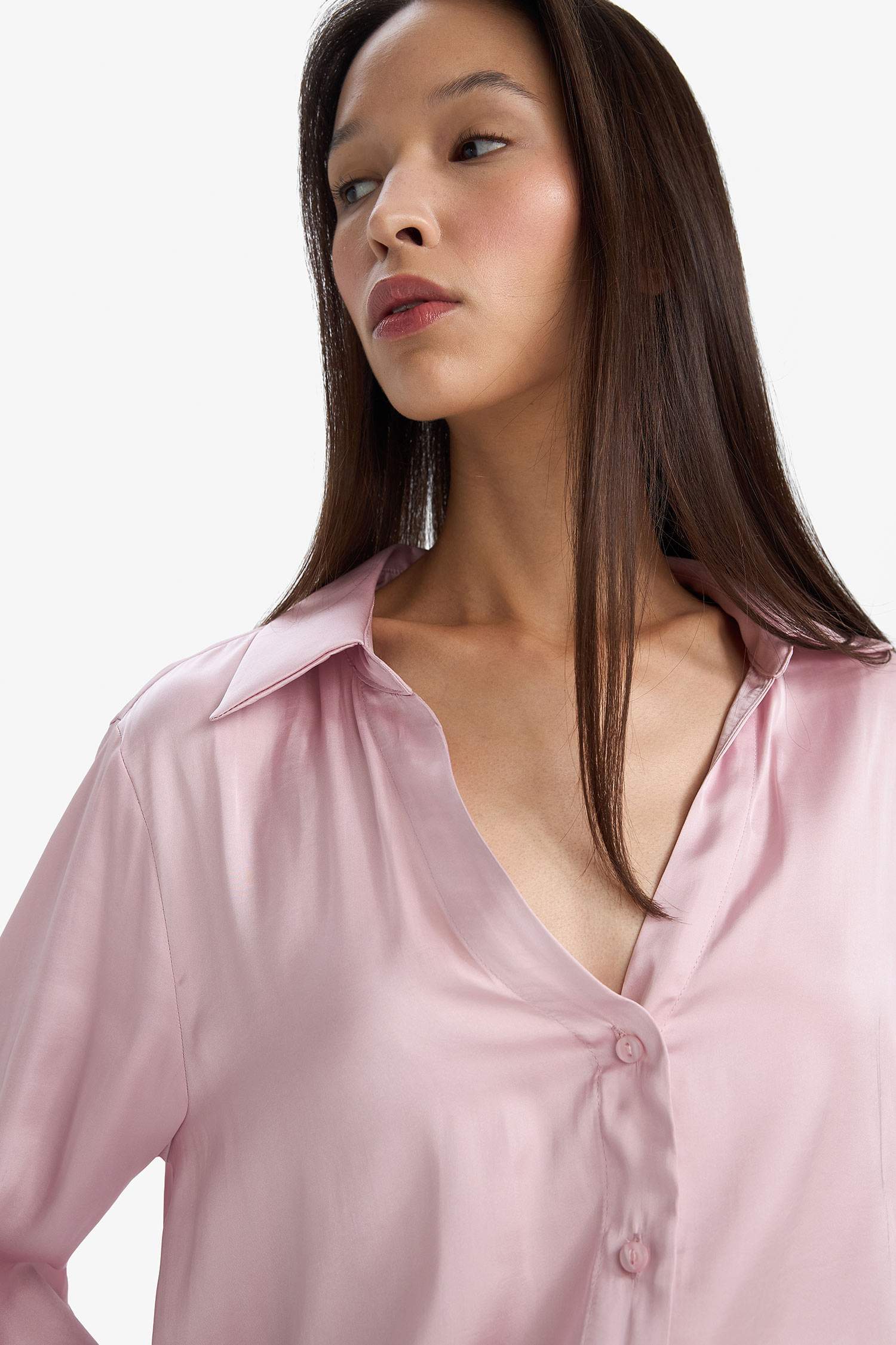 Regular Fit қайырма жағалы ұзын жеңді атлас жейде