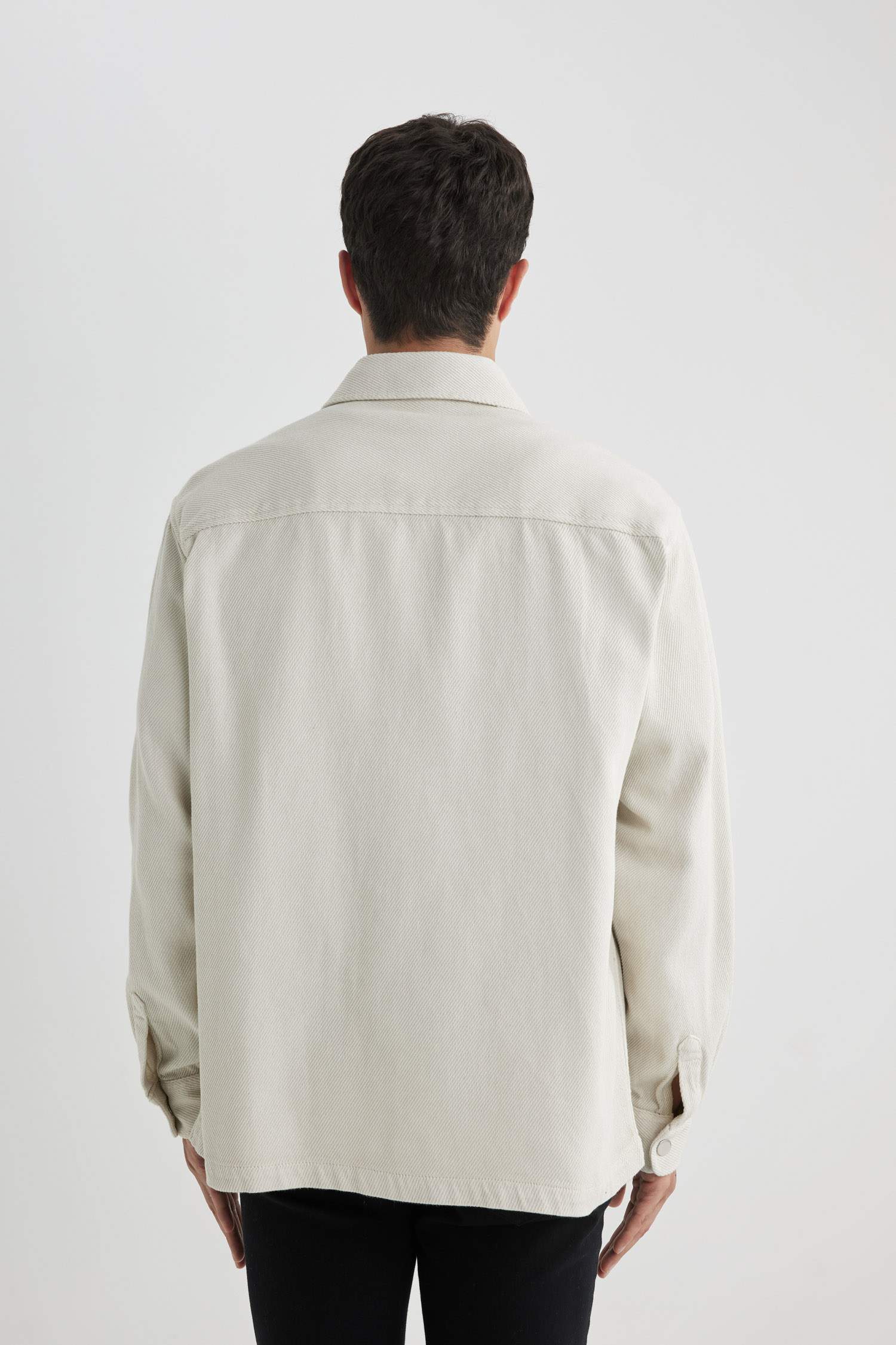 قميص بولو كم طويل قصة مريحة