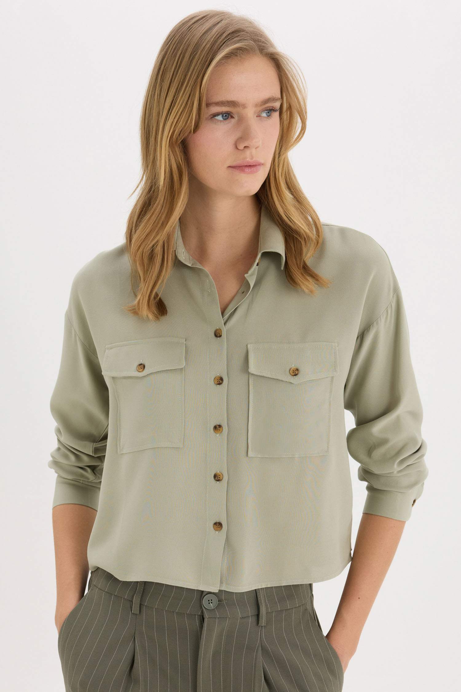 Chemise en viscose à manches longues et coupe régulière