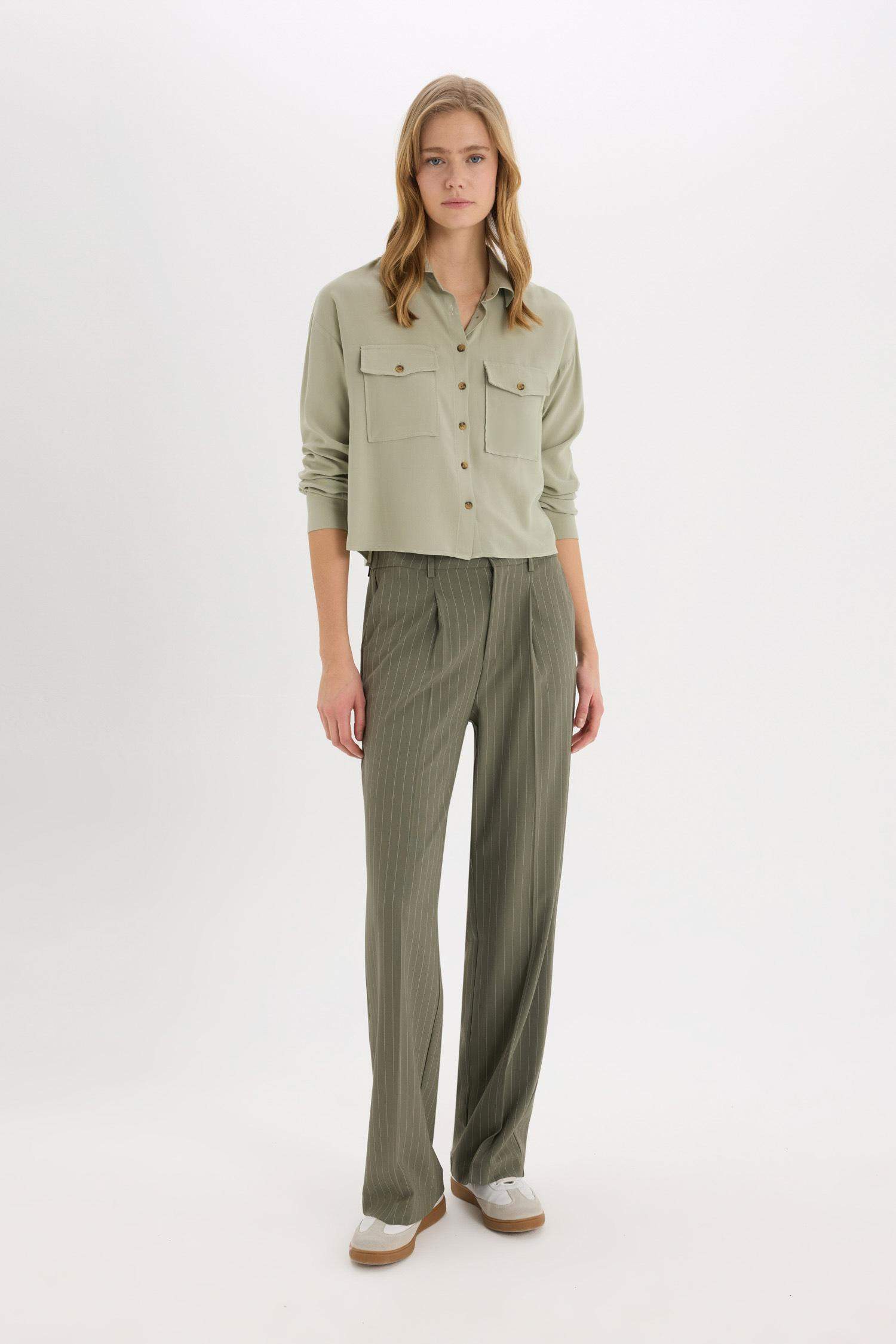 Chemise en viscose à manches longues et coupe régulière