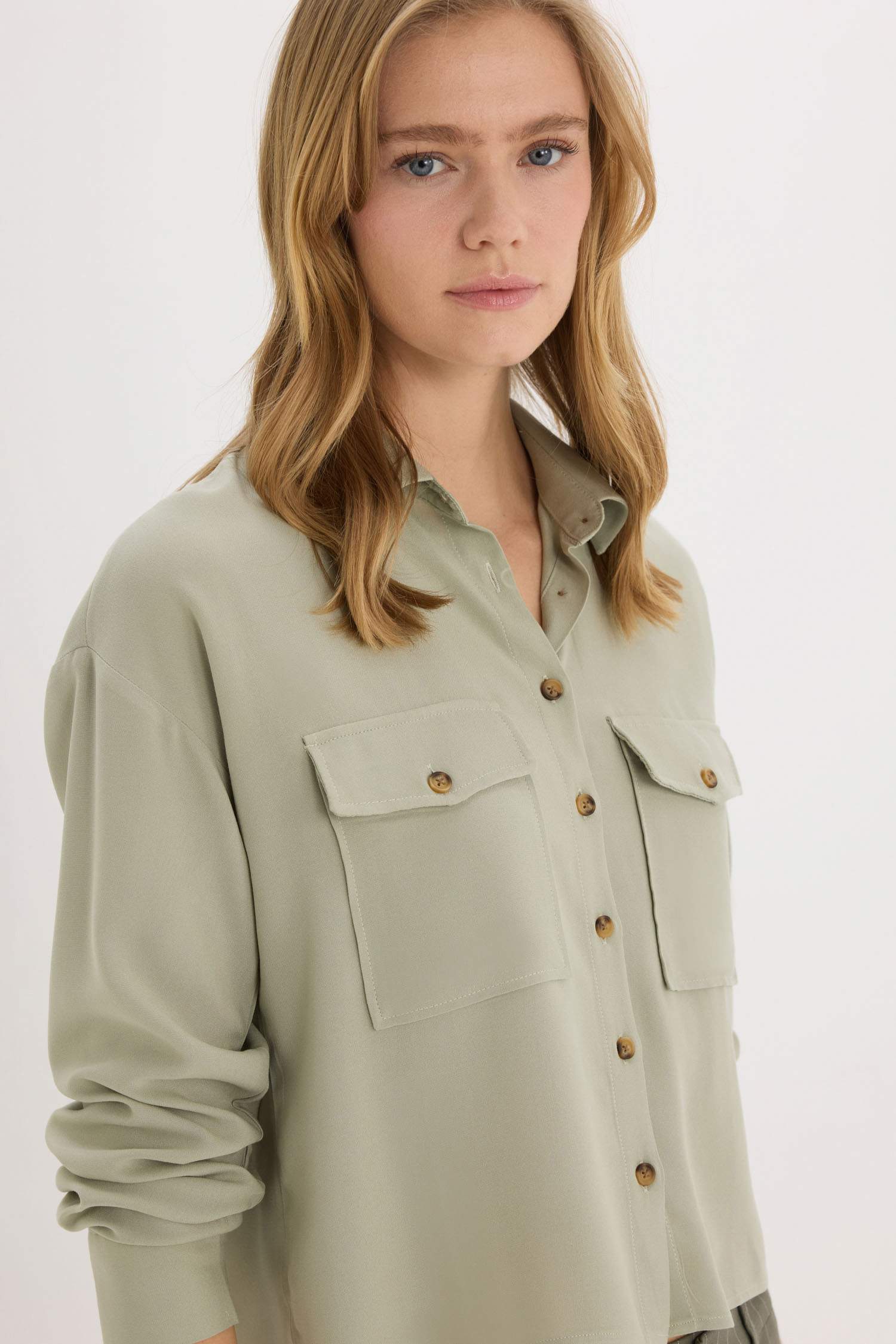 Chemise en viscose à manches longues et coupe régulière