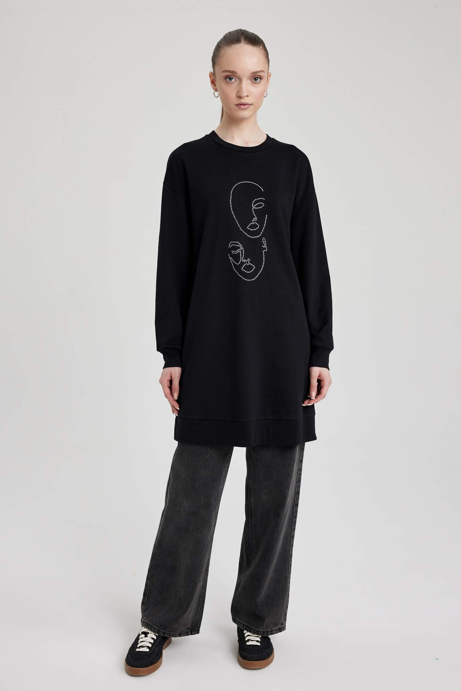 Regular Fit Crew Neck Embroidered Sweatshirt Tunic