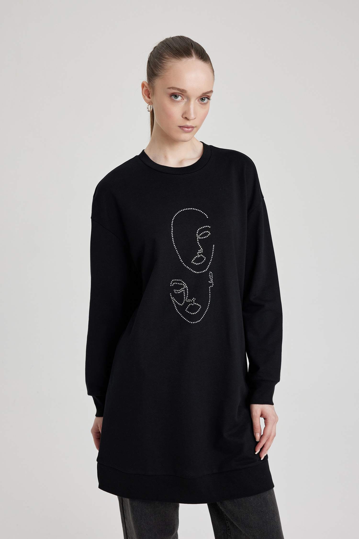 Regular Fit Crew Neck Embroidered Sweatshirt Tunic