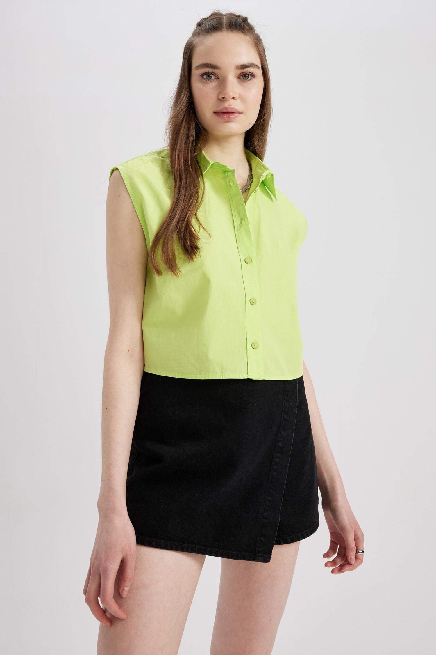 قميص بوبلين بدون ردن بقصة مريحة