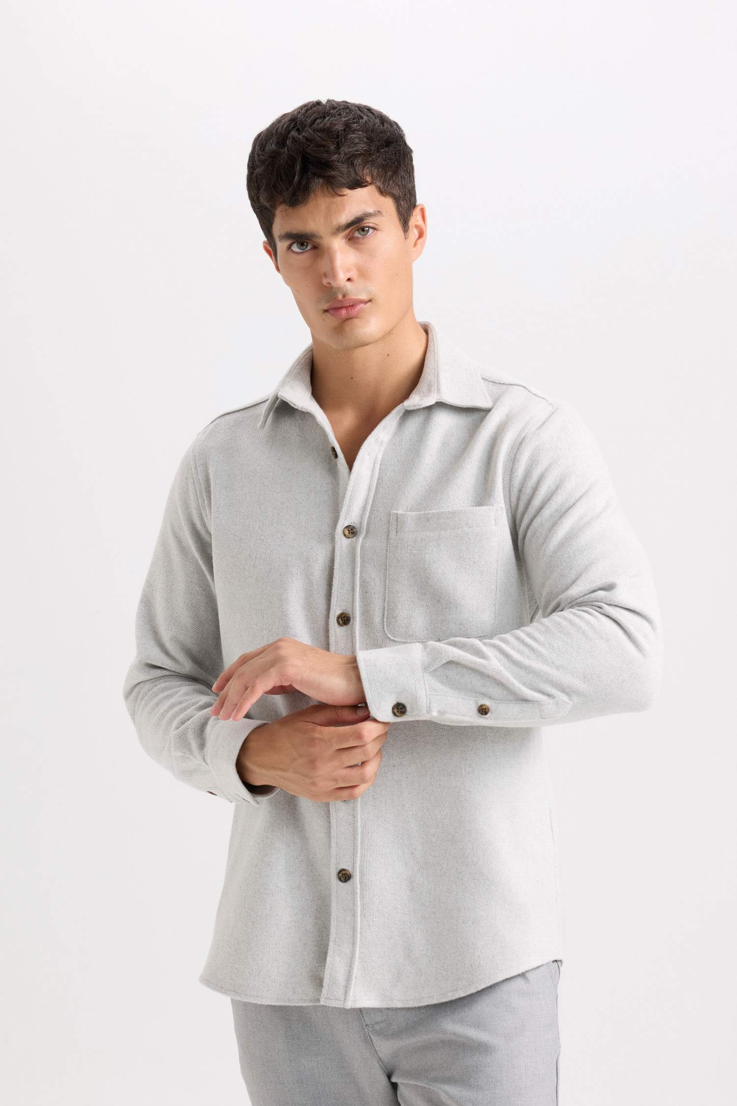 Regular Fit Oduncu Cep Detaylı Basic Düz Uzun Kollu Gömlek