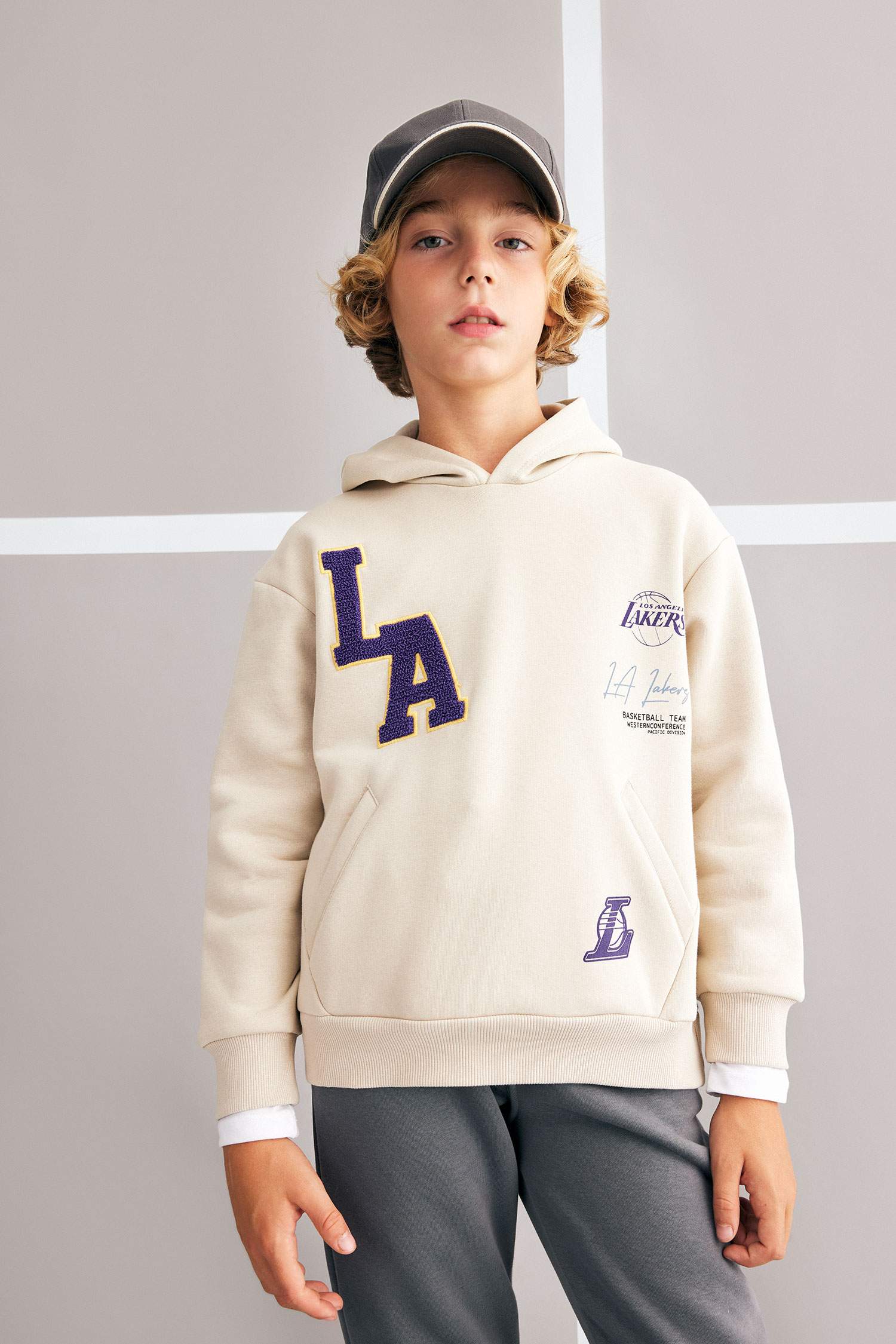 Beige MAN NBA Los Angeles Lakers Licensed Thick Sweatshirt