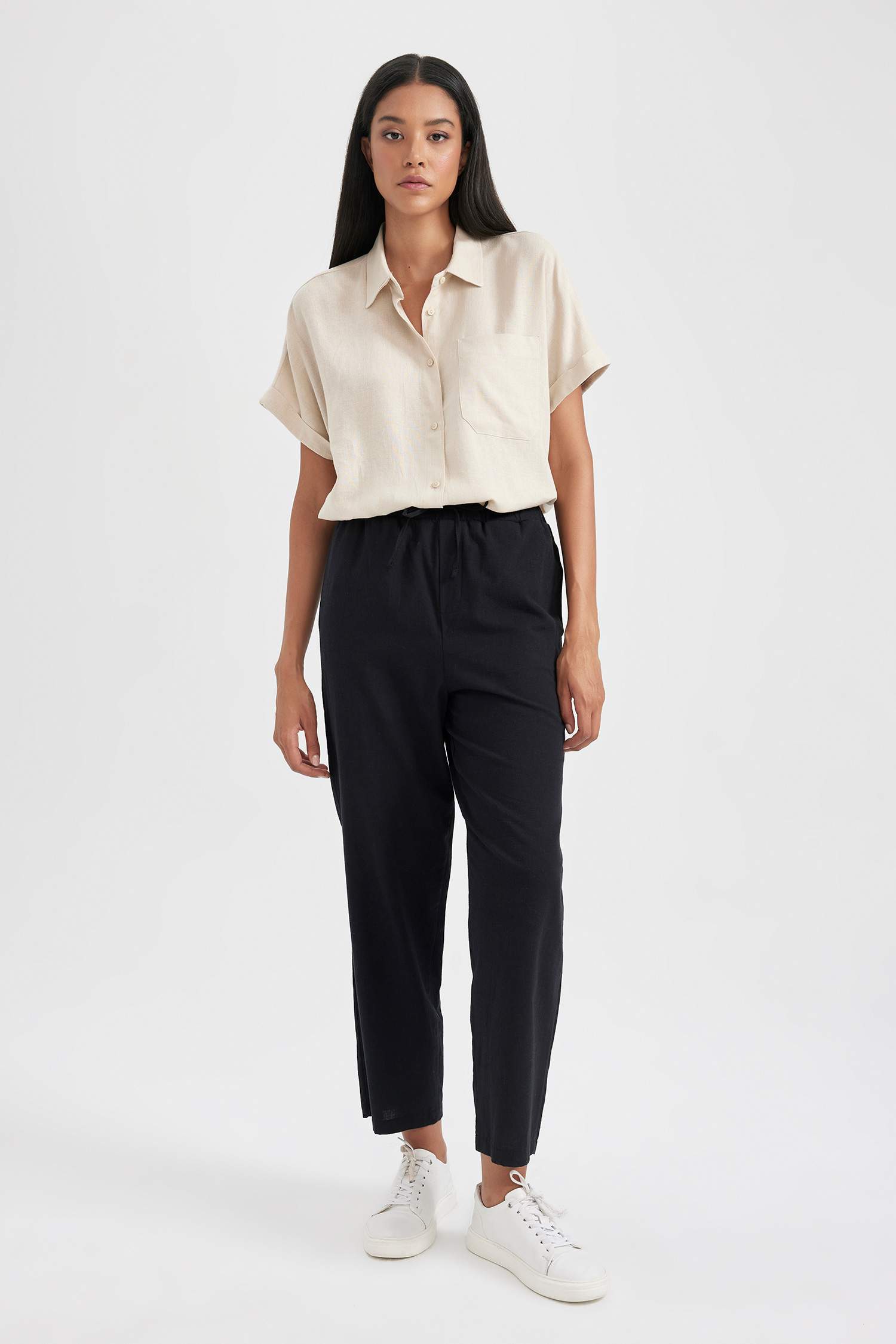 Рубашка стандартного кроя с коротким рукавом