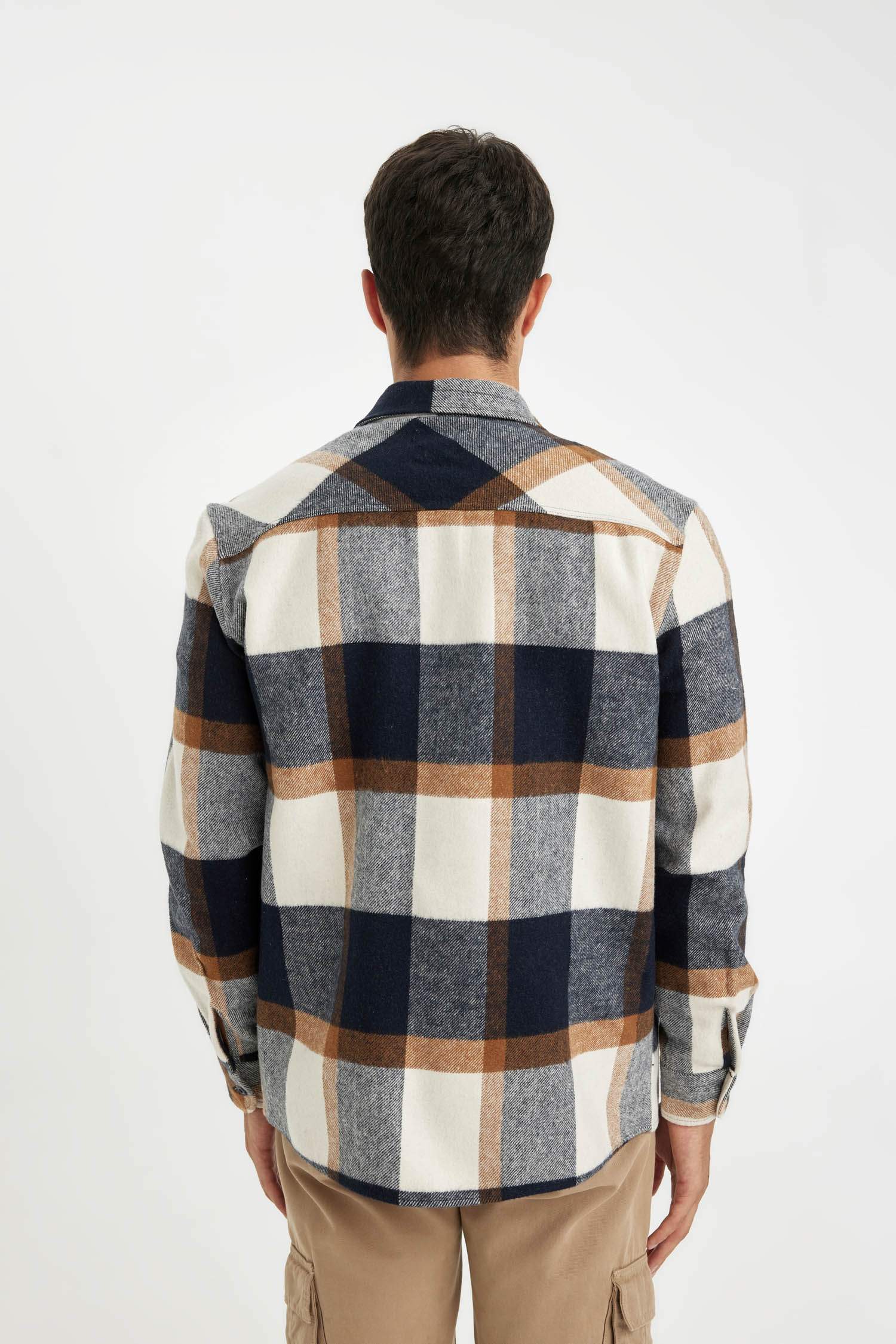 قميص بولو كاروهات ردن طويل قصة عادية