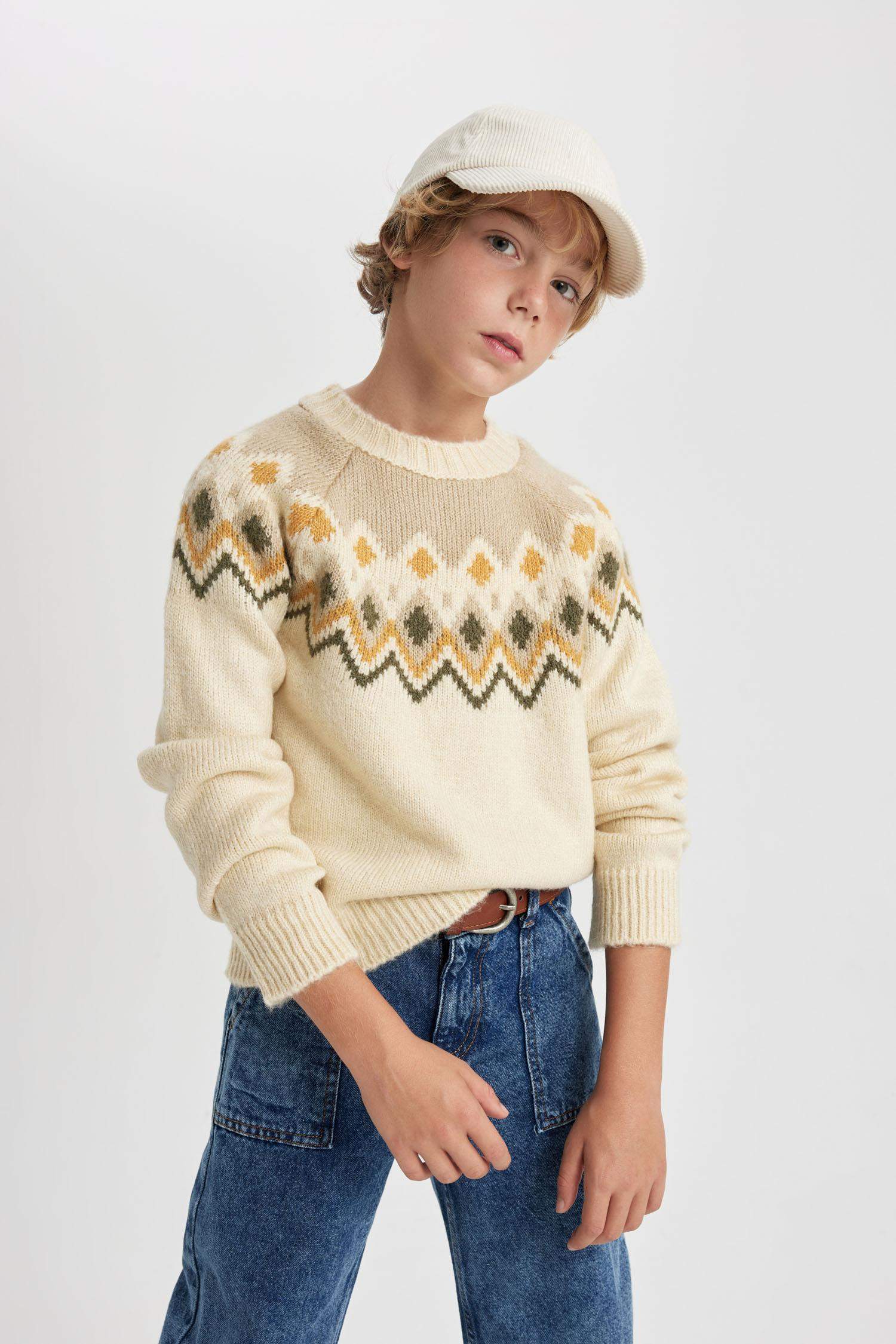 بلوفر اولادي تريكو قصة عادية برقبة مستديرة