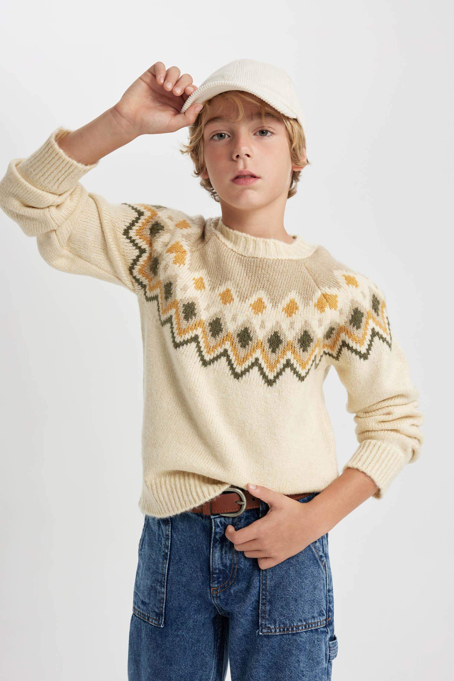 بلوفر اولادي تريكو قصة عادية برقبة مستديرة