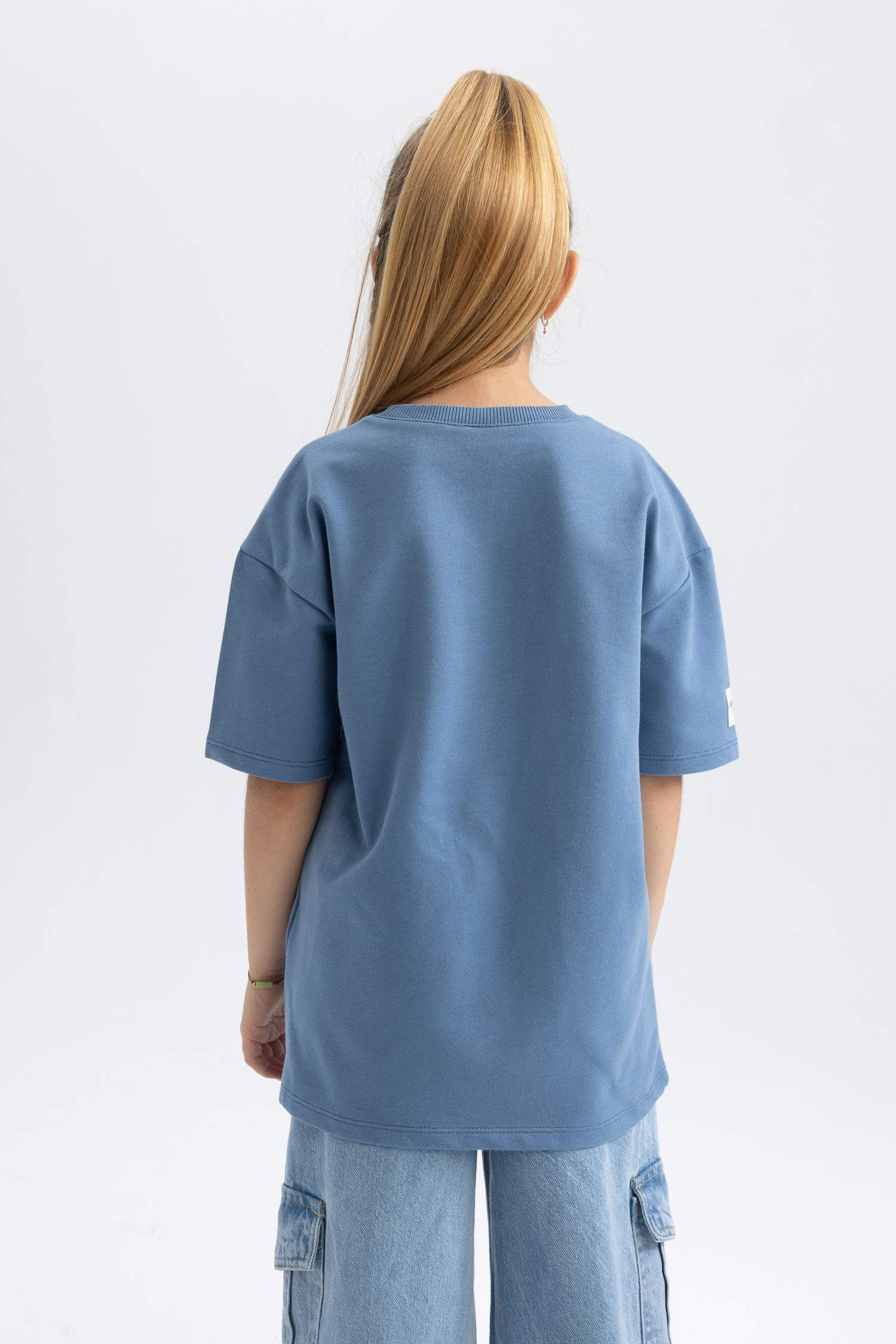 تيشيرت بناتي نص كم اوفر سايز بناتي من ديزني ميكي وميني