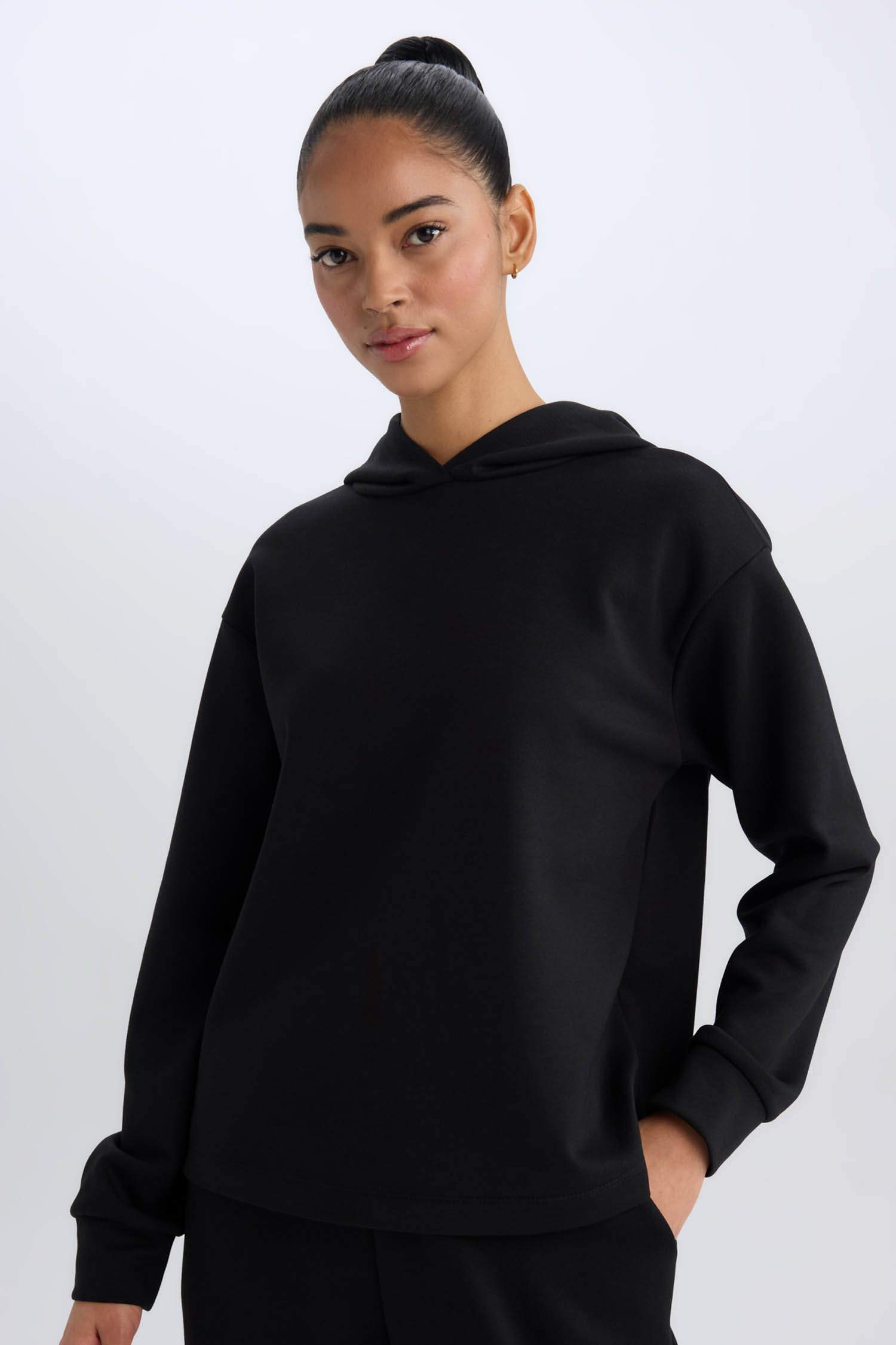 стандарт пішім бас киімді Свитер