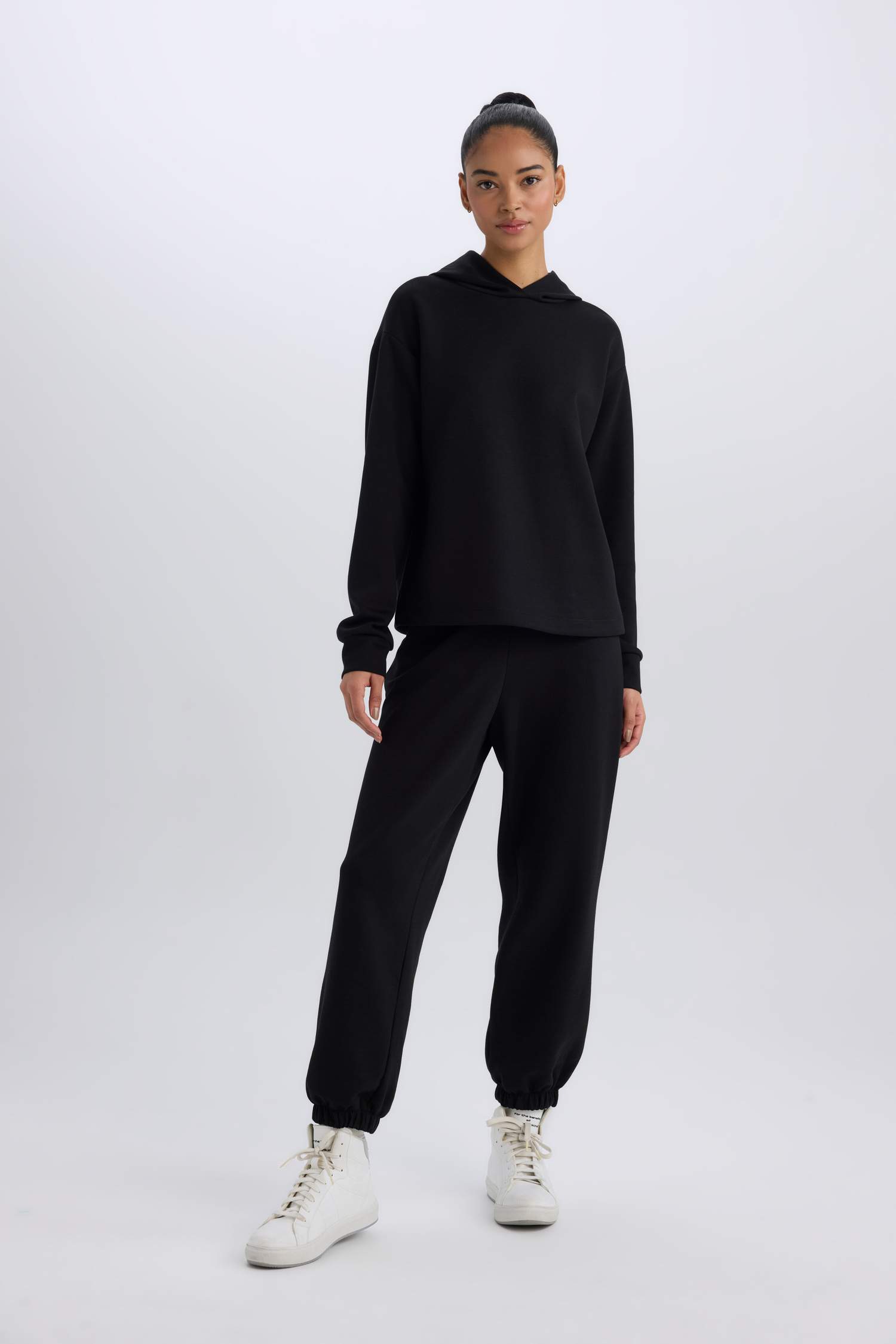 стандарт пішім бас киімді Свитер