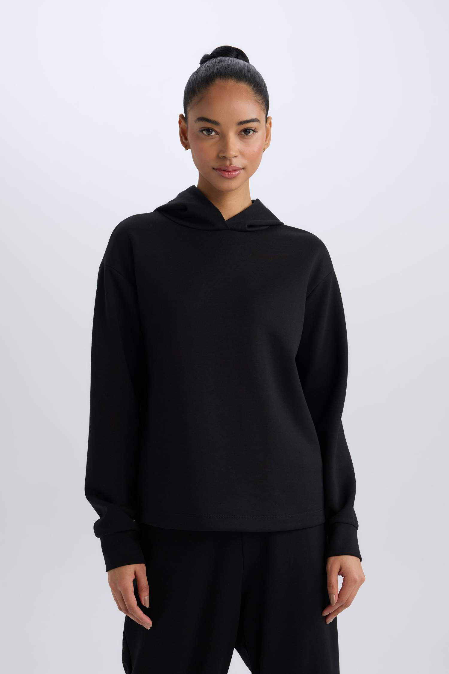 стандарт пішім бас киімді Свитер