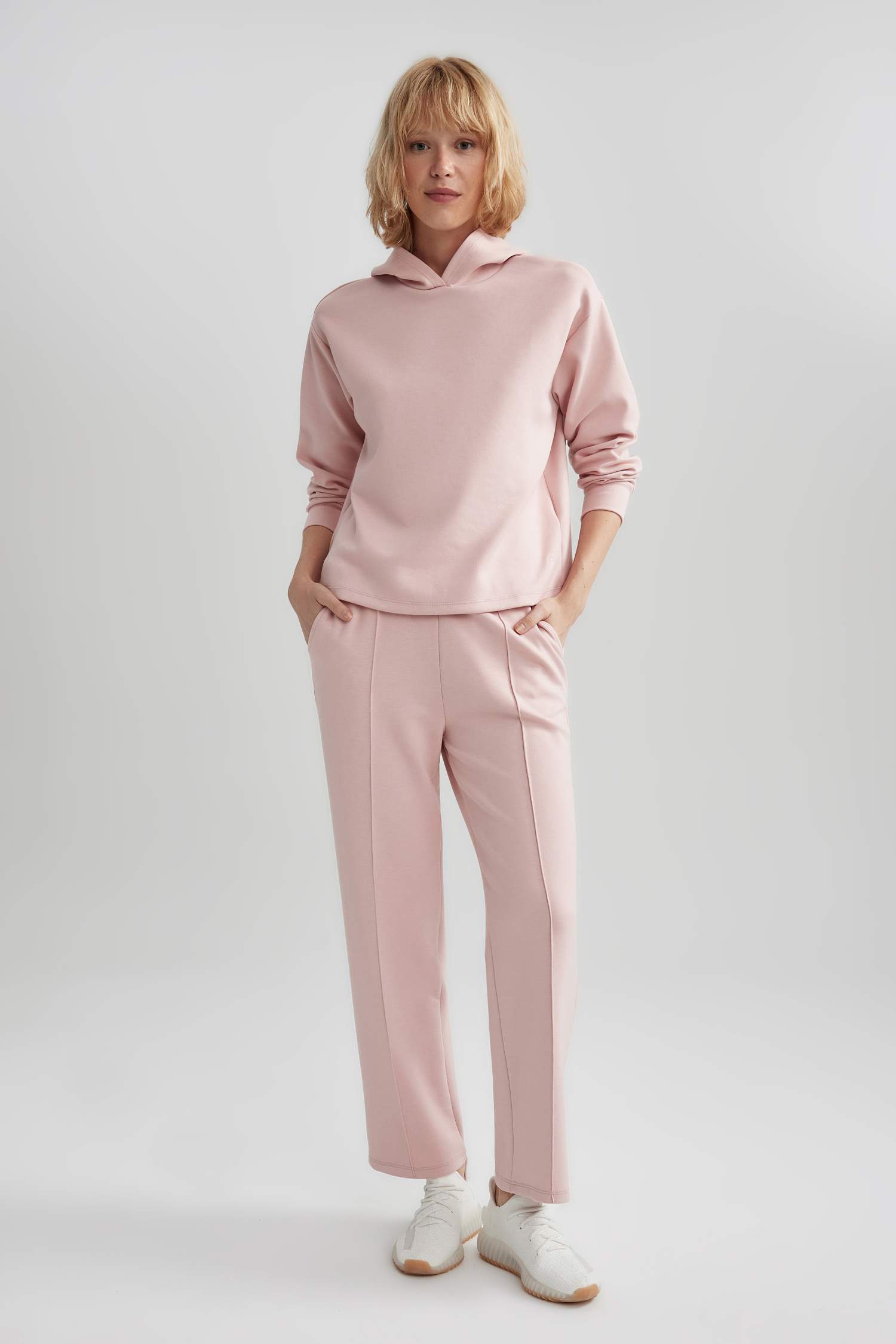 بنطلون رياضي قماش سكوبا قصة عادية برجل واسع ضيق