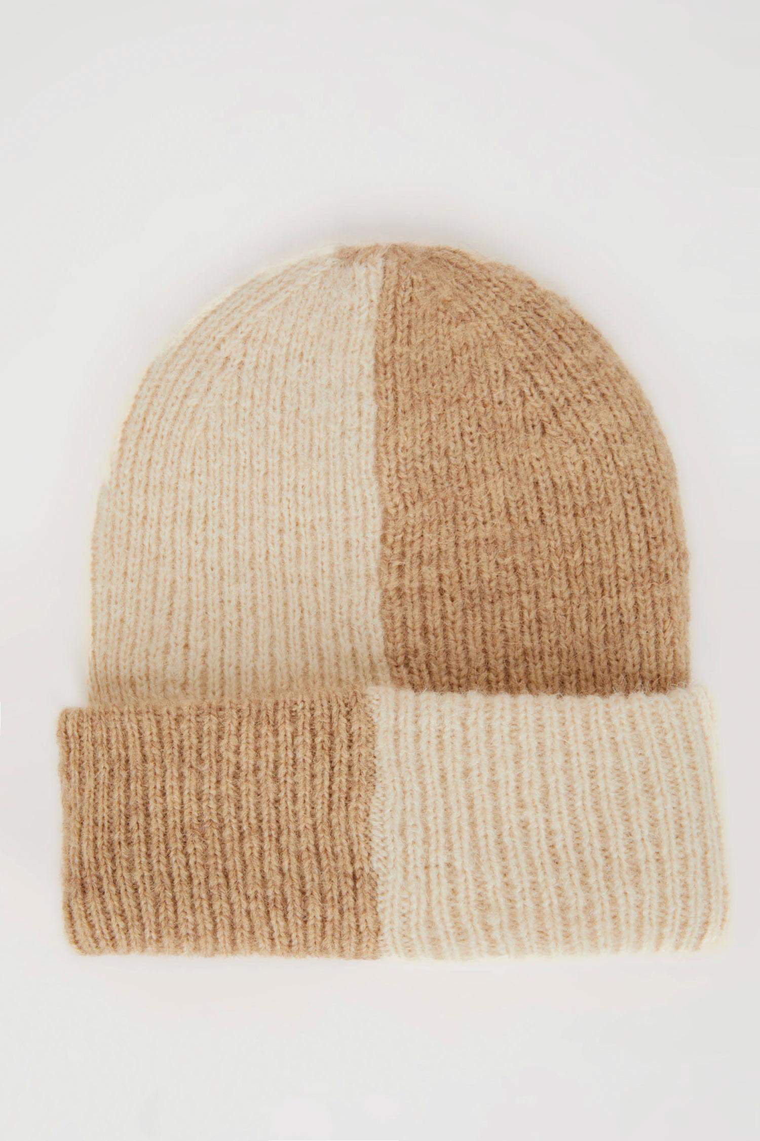 Woman Woven Labeled Wool Acrylic Knit Beanie