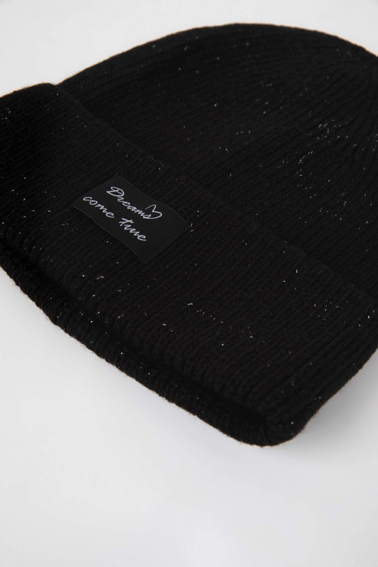 Kadın Dokuma Etiketli Bere