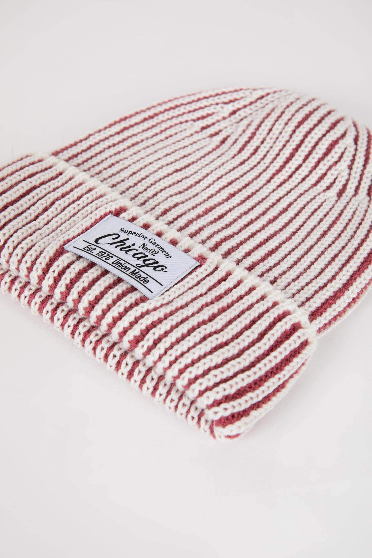 Трикотажная шапка для женщин