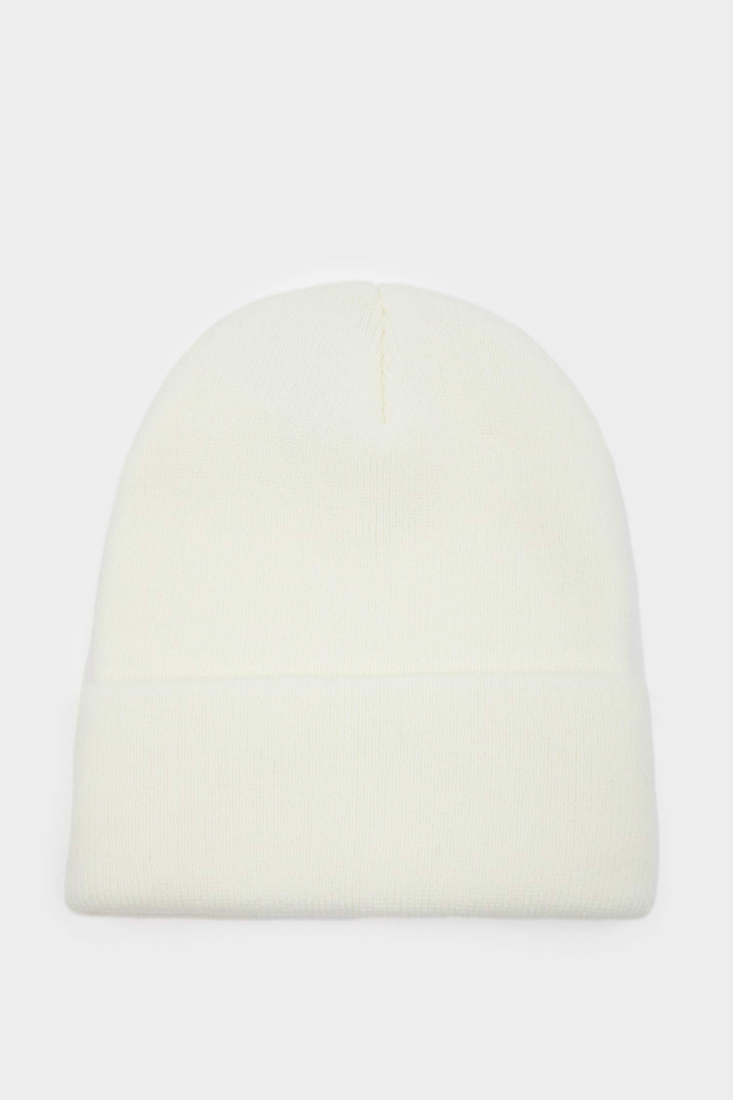 Kadın Dokuma Etiketli Bere