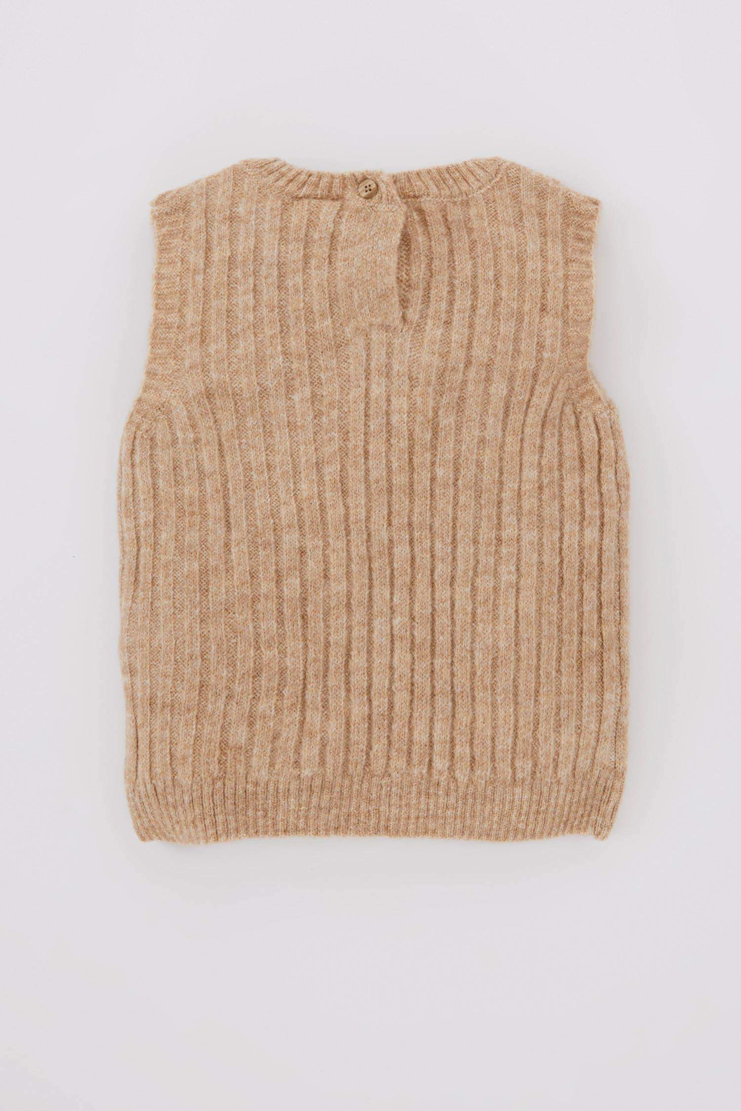 كارديجان بناتي قصة عادية بياقة مستديرة