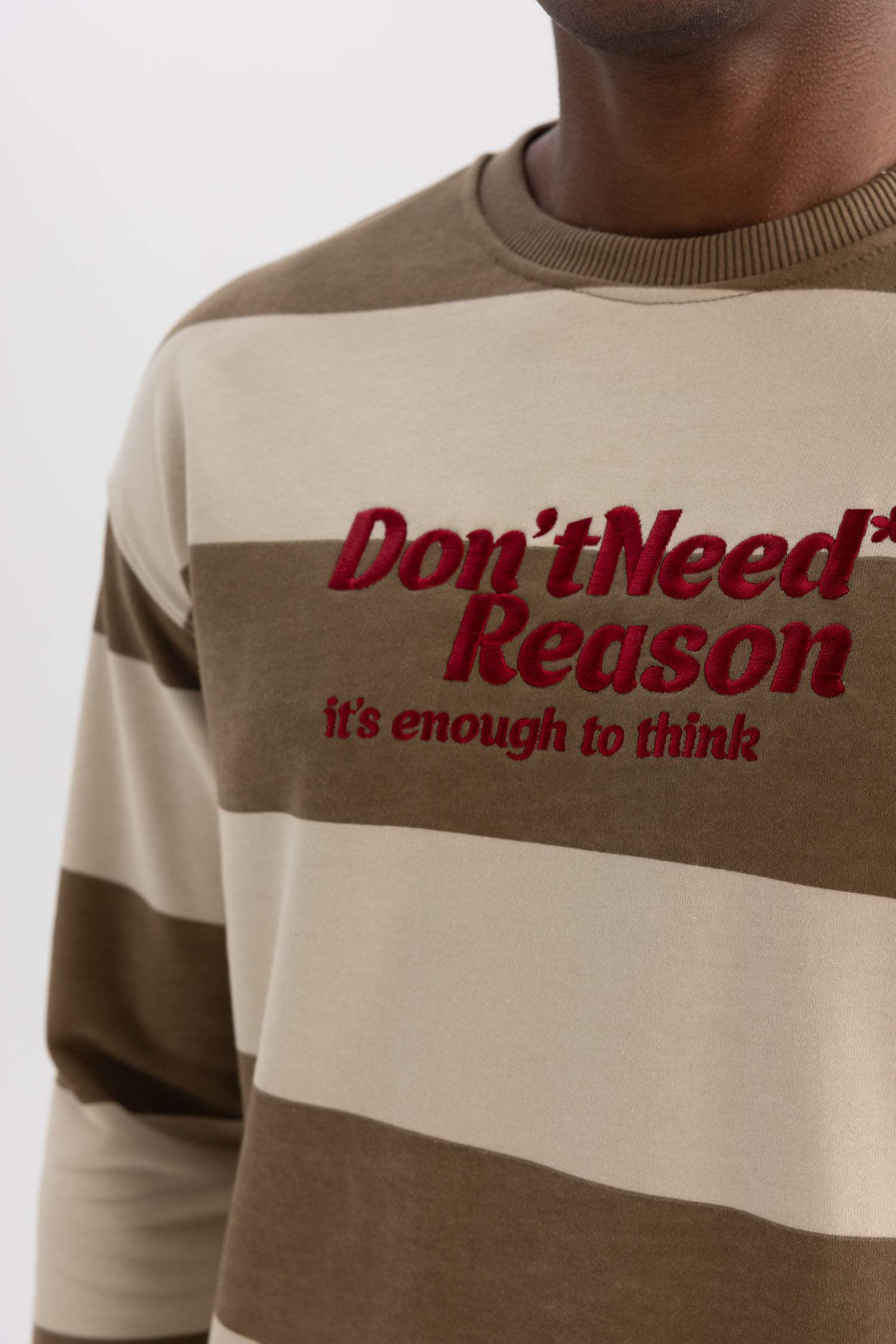 سويت شيرت أوفر سايز برقبة مستديرة