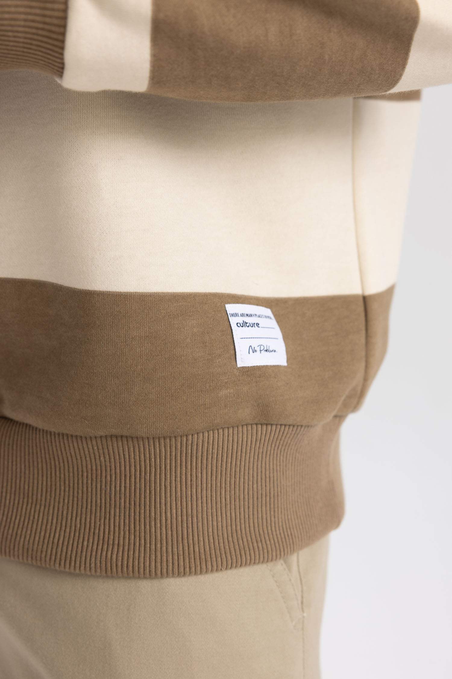 سويت شيرت أوفر سايز برقبة مستديرة