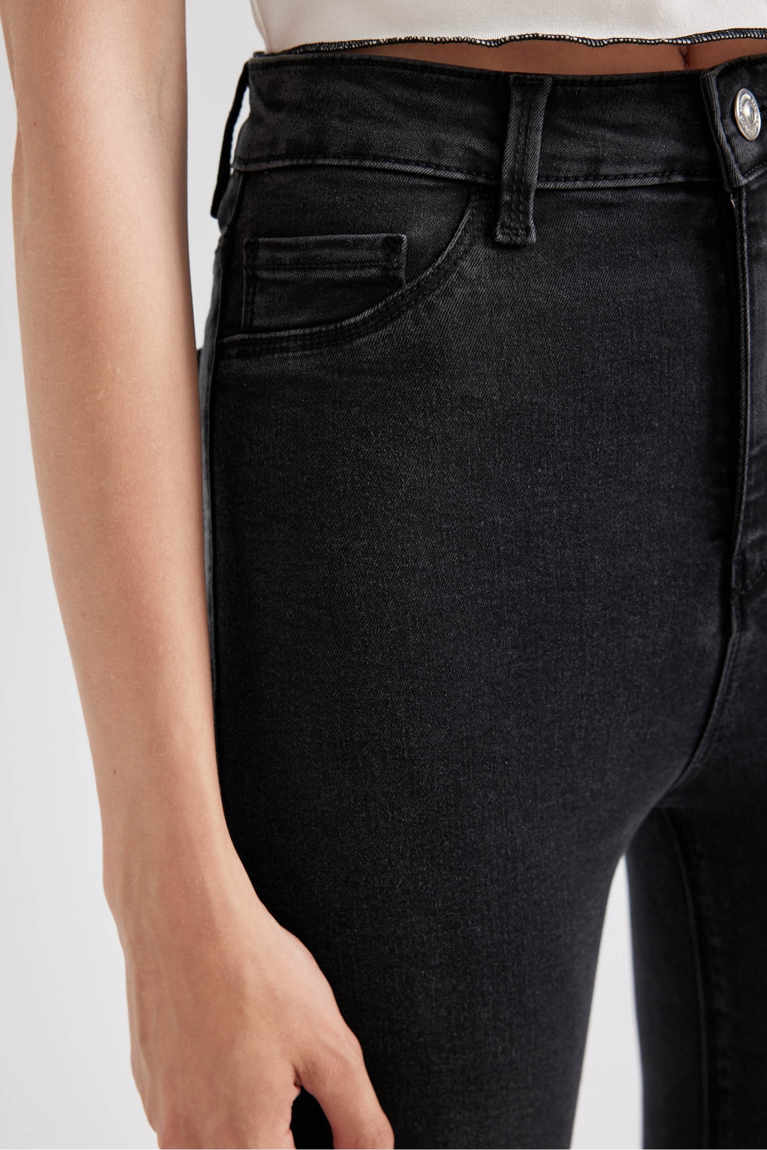 بنطلون جينز