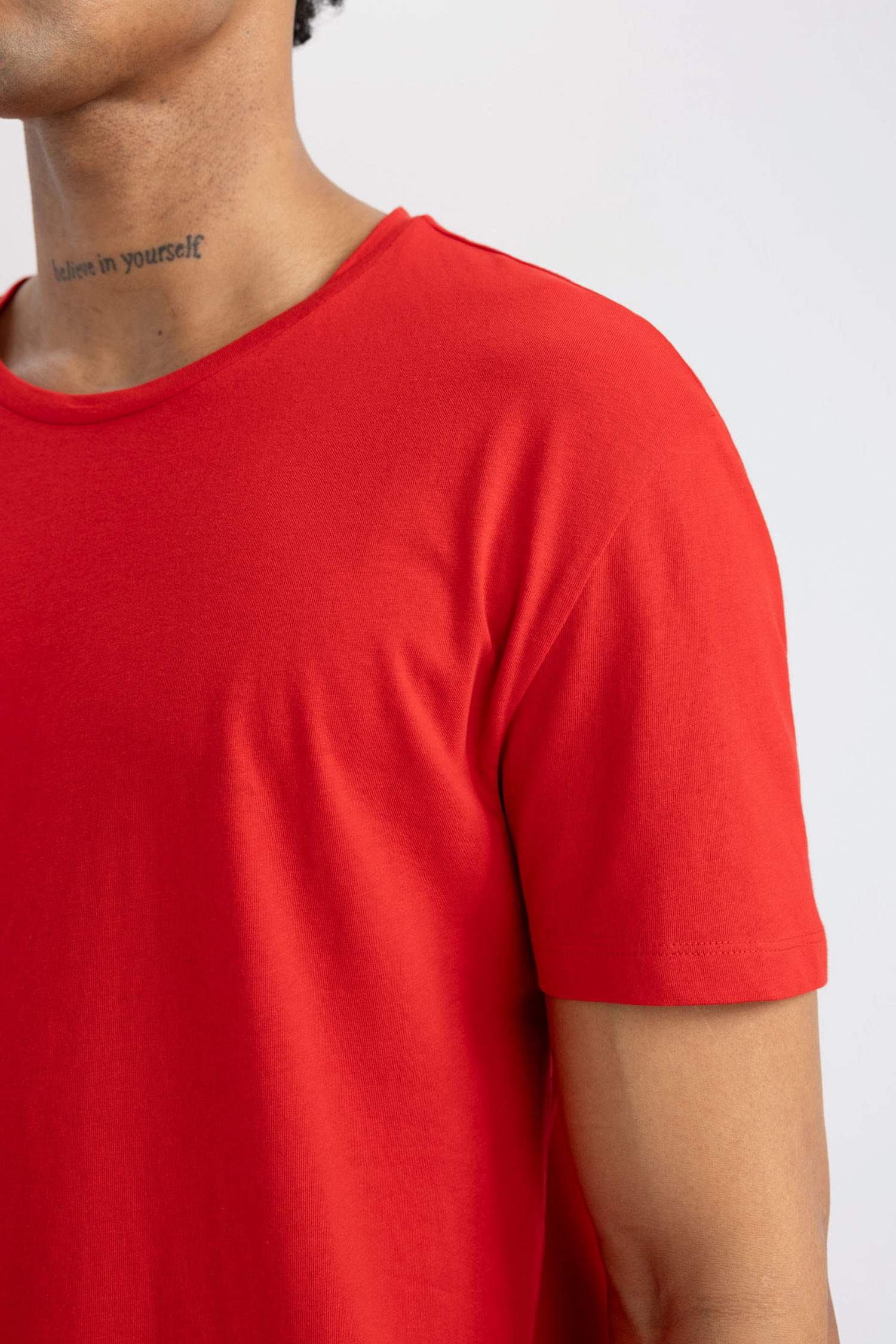 DeFactoFit Standard Fit Crew Neck Crest Printed Printed T-Shirt