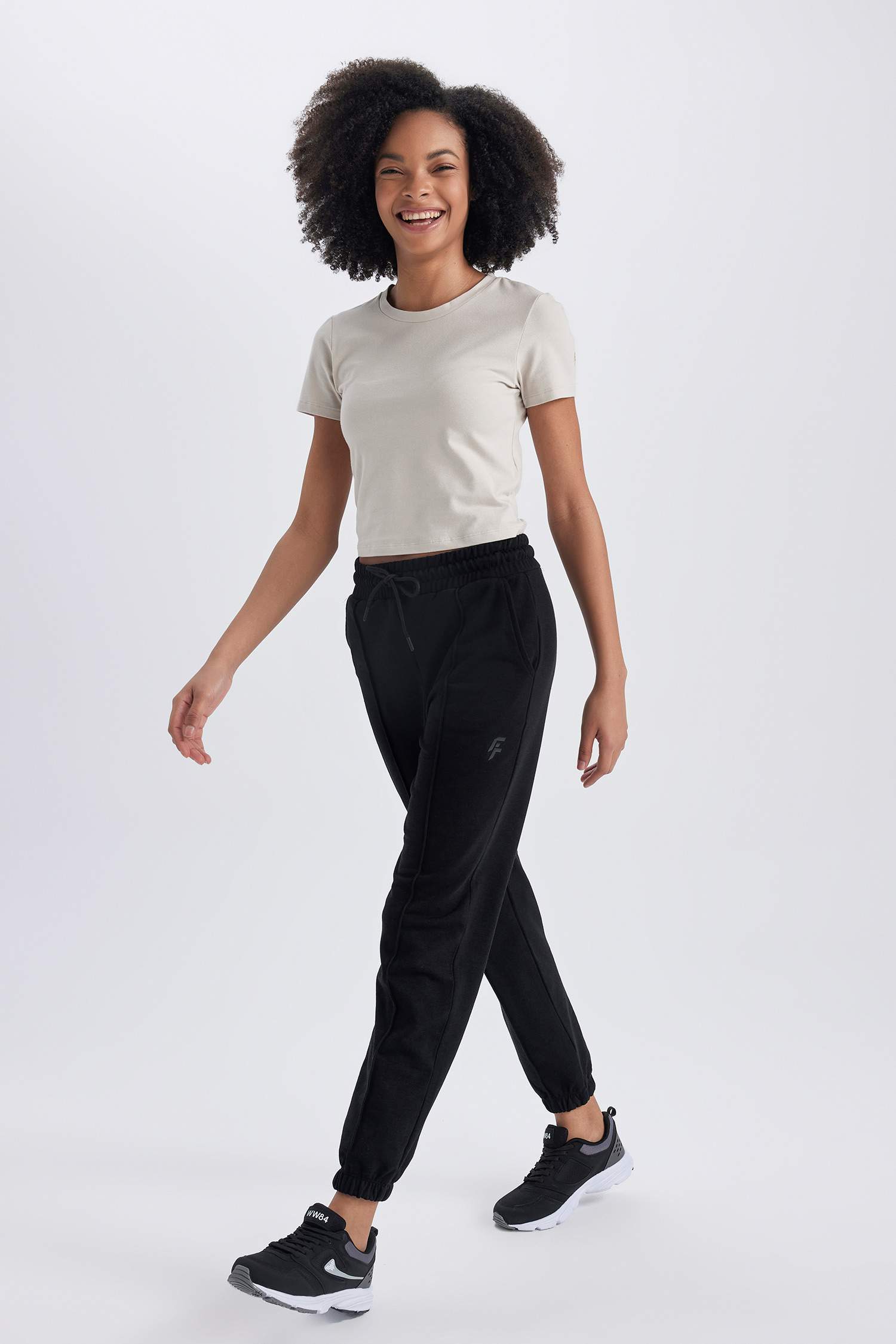 بنطلون بجامة رياضي بقصة عادية بجيب