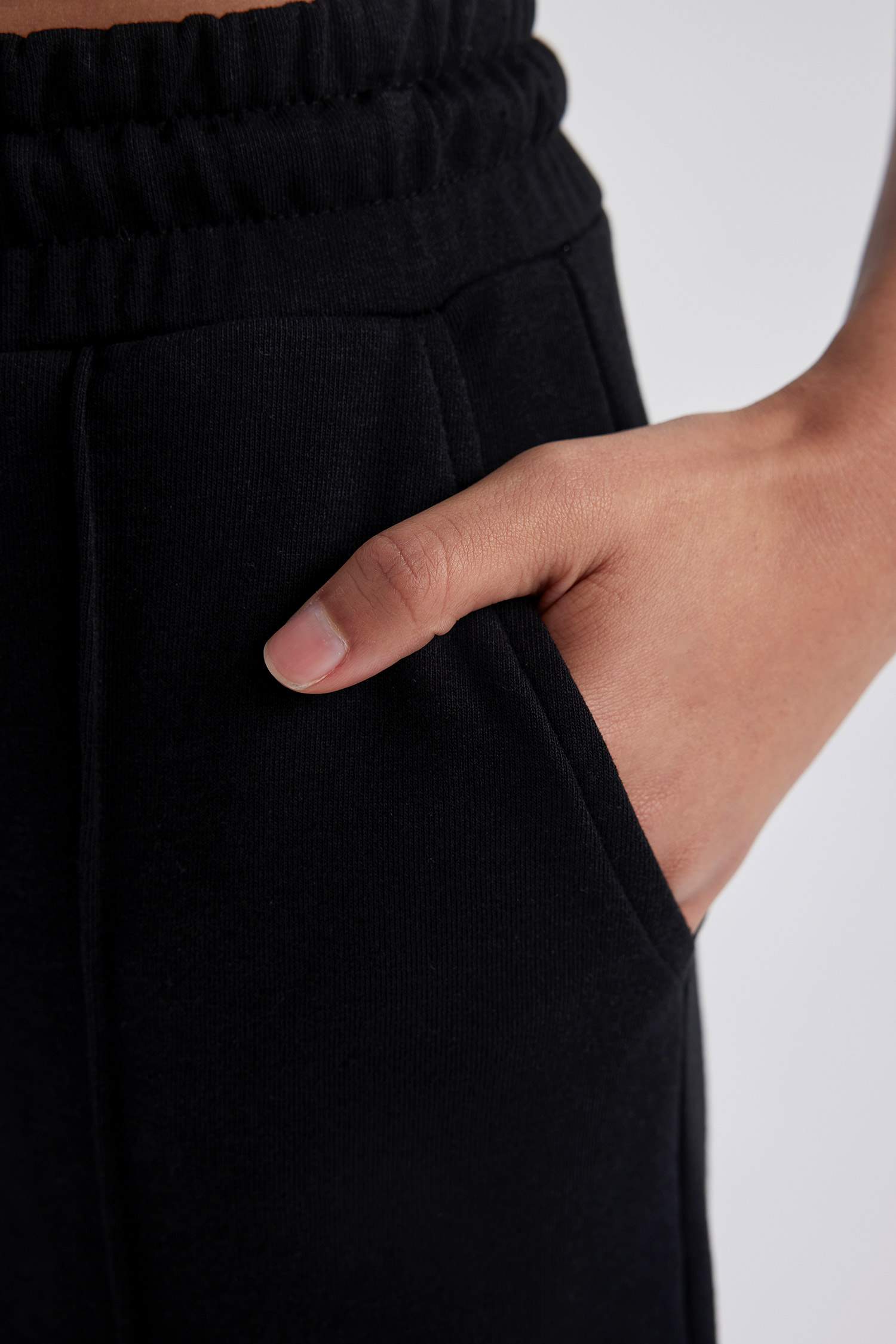 بنطلون بجامة رياضي بقصة عادية بجيب