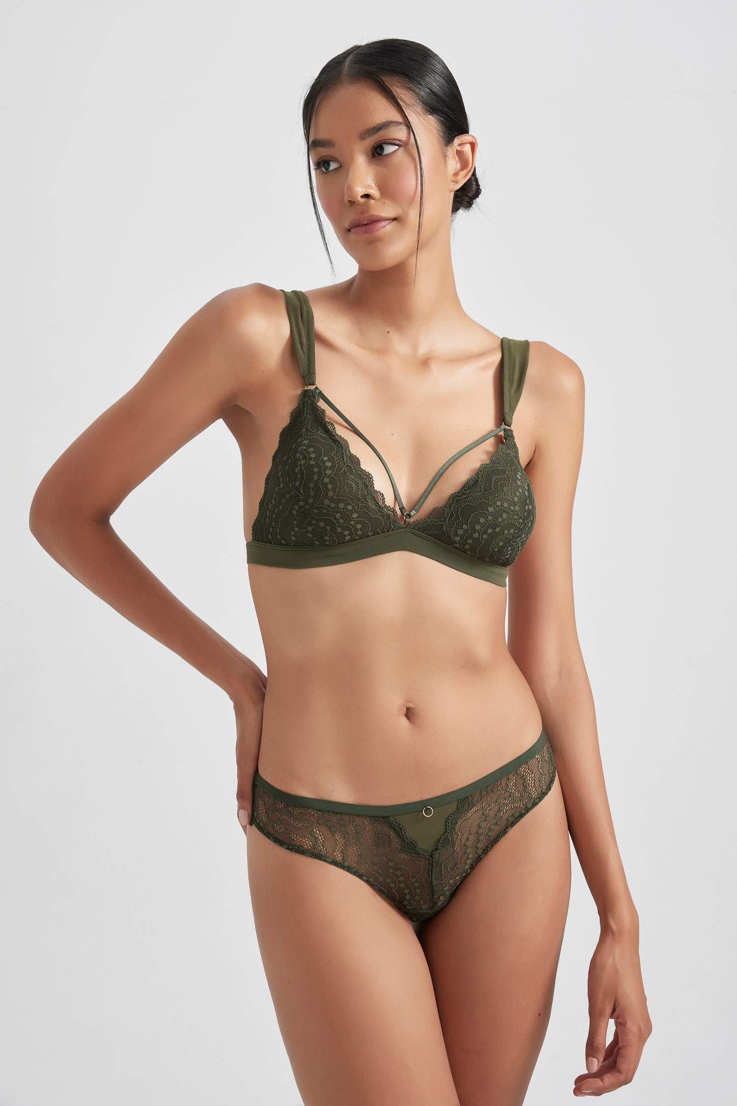 كلوت سليب برازيلي دانتيل من Fall In Love