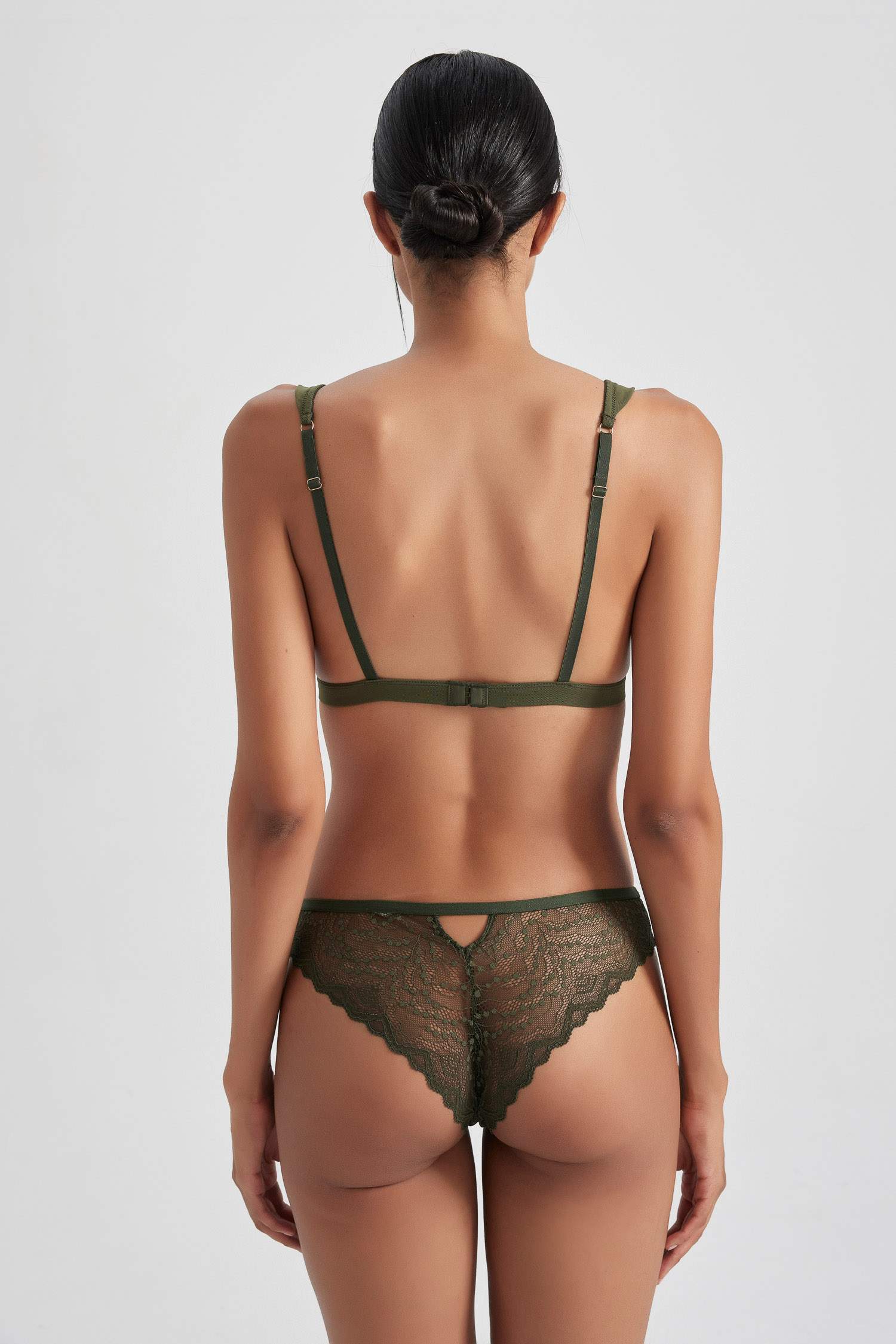 كلوت سليب برازيلي دانتيل من Fall In Love