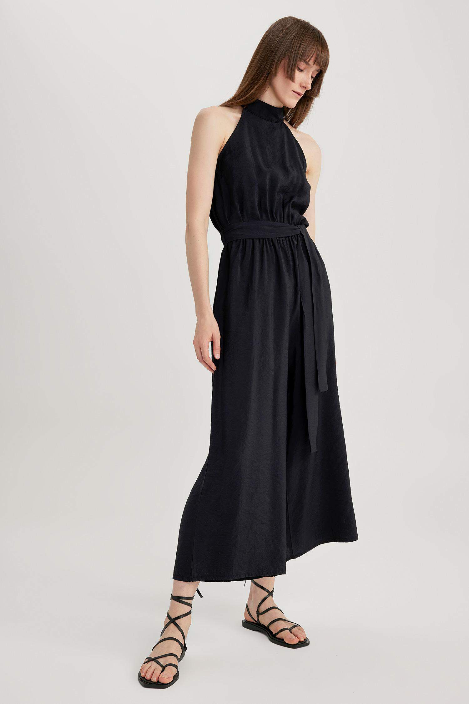 Halter Collar Ayrobin Sleeveless Jumpsuit