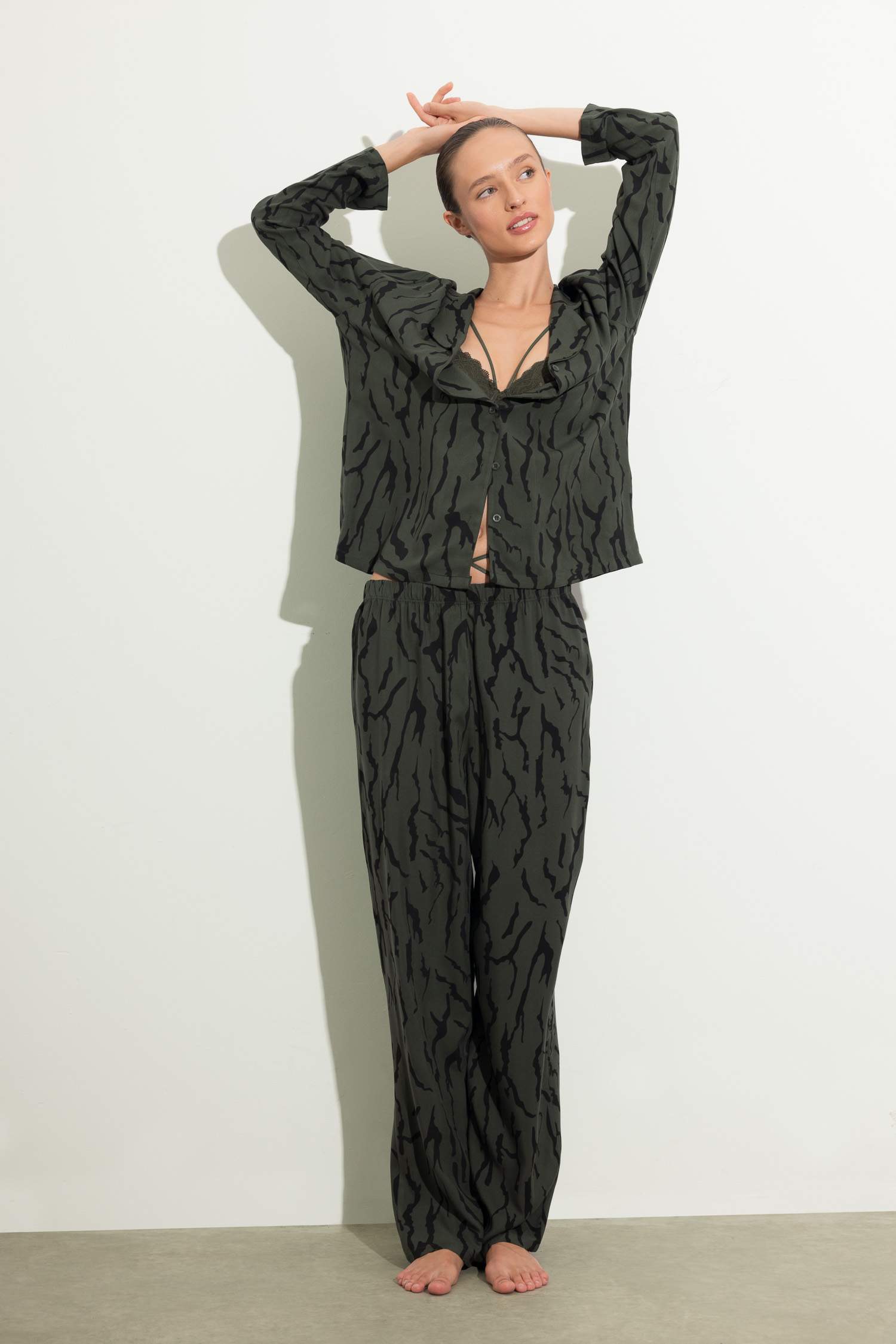 Regular Fit Long Sleeve Woven Tops