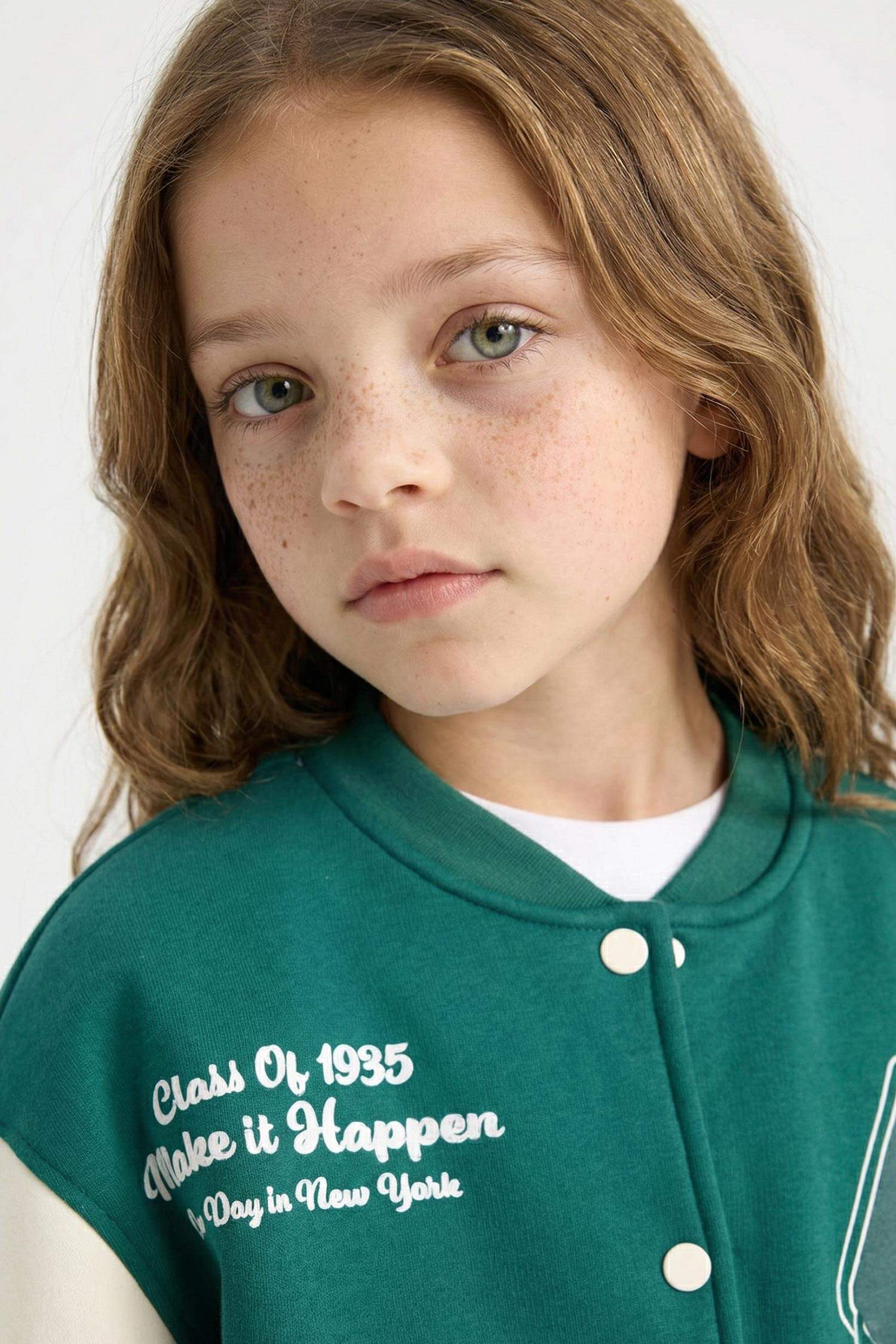 Kız Çocuk Kolej Yaka Çıtçıtlı Cepli Mevsimlik Baskılı İçi Yumuşak Tüylü Bomber Okul Hırkası