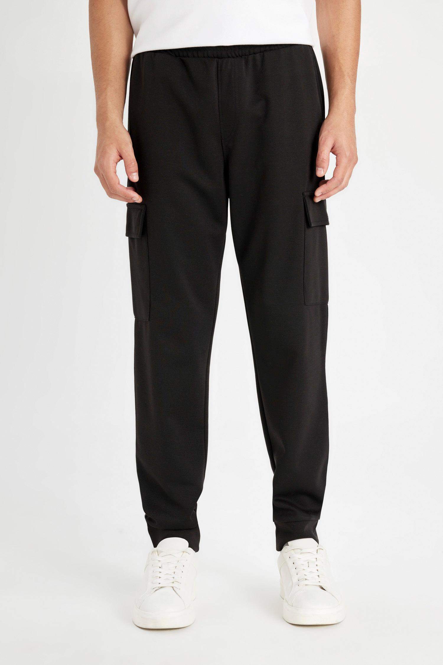 Regular Fit With Cargo Pockets Elastic Waist Jogging Trousers