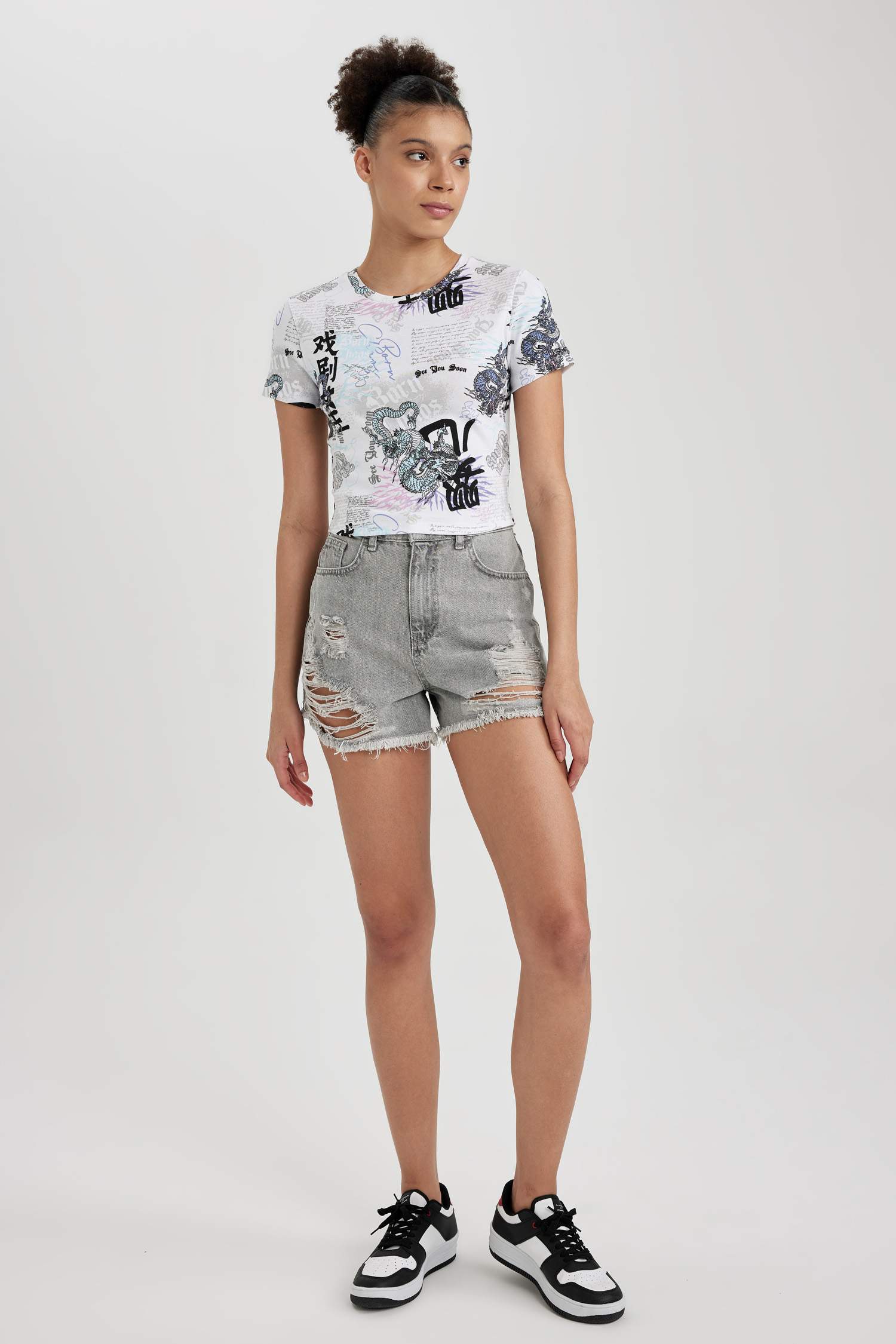 Fıtted Desenli Ribana Kısa Kollu Tişört