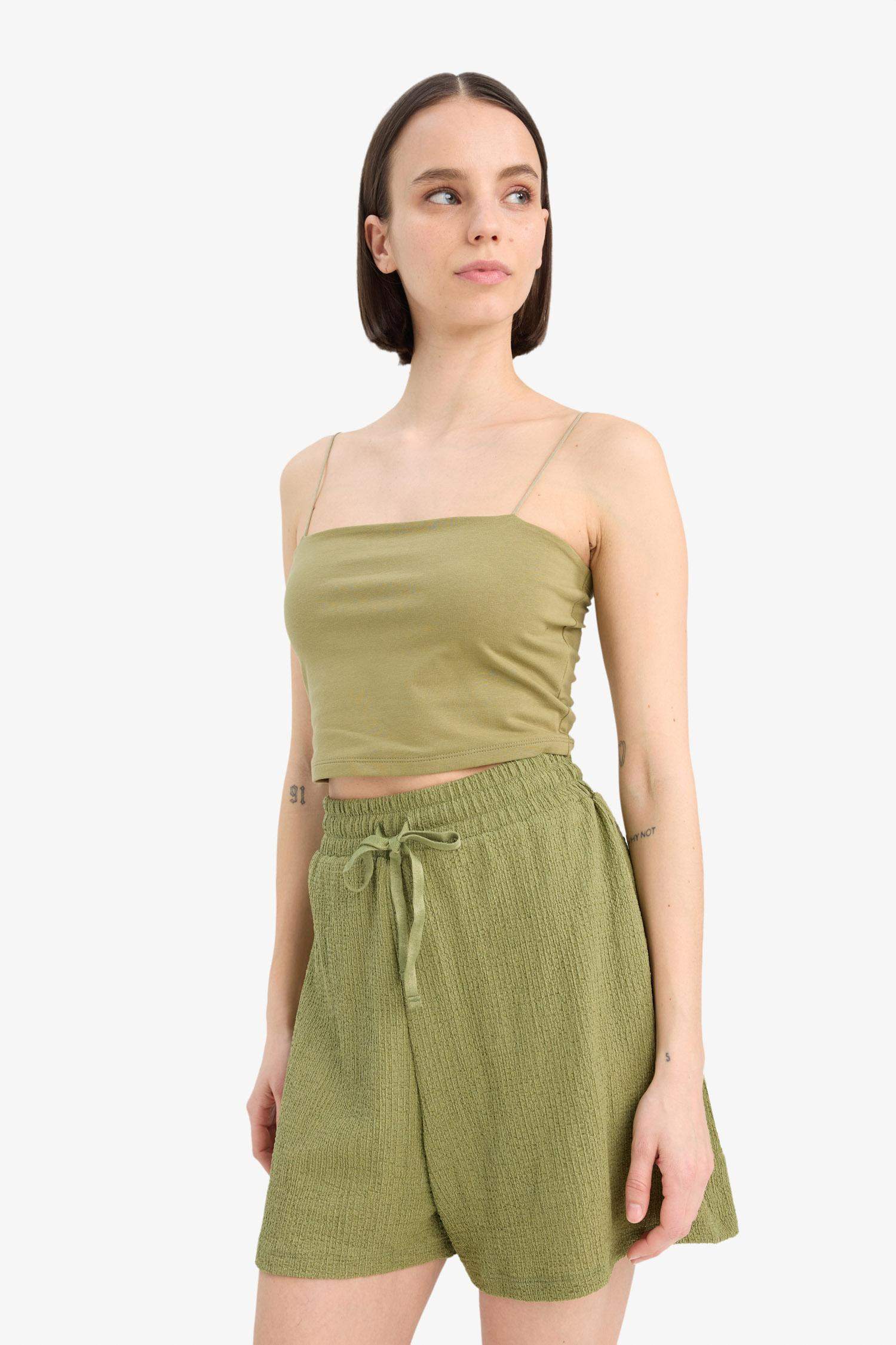 Loose Fit Wrinkled Shorts