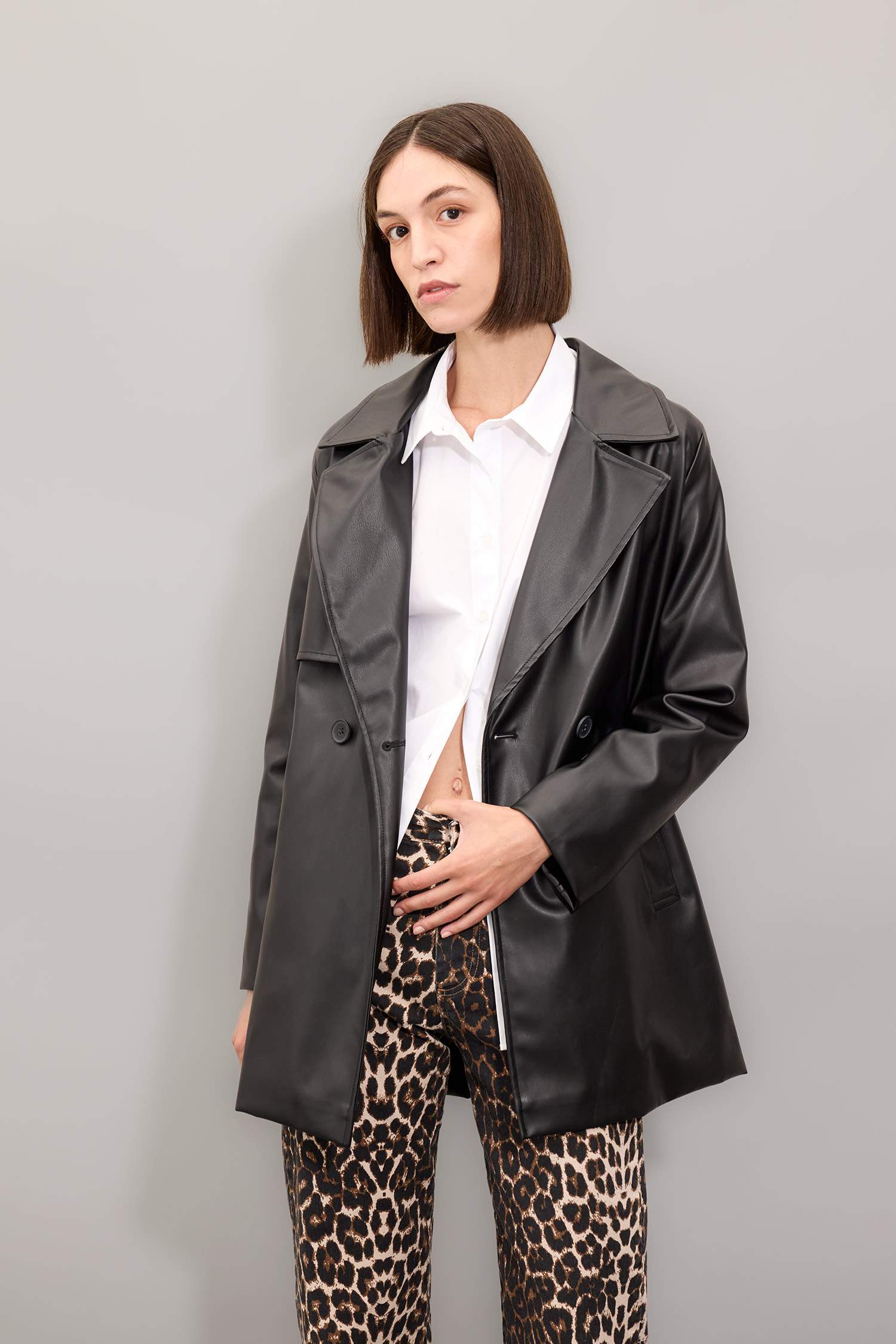 Su İtici Kruvaze Kapamalı Kemerli Cepli Kemerli Rüzgarlık Detaylı Suni Deri Trençkot