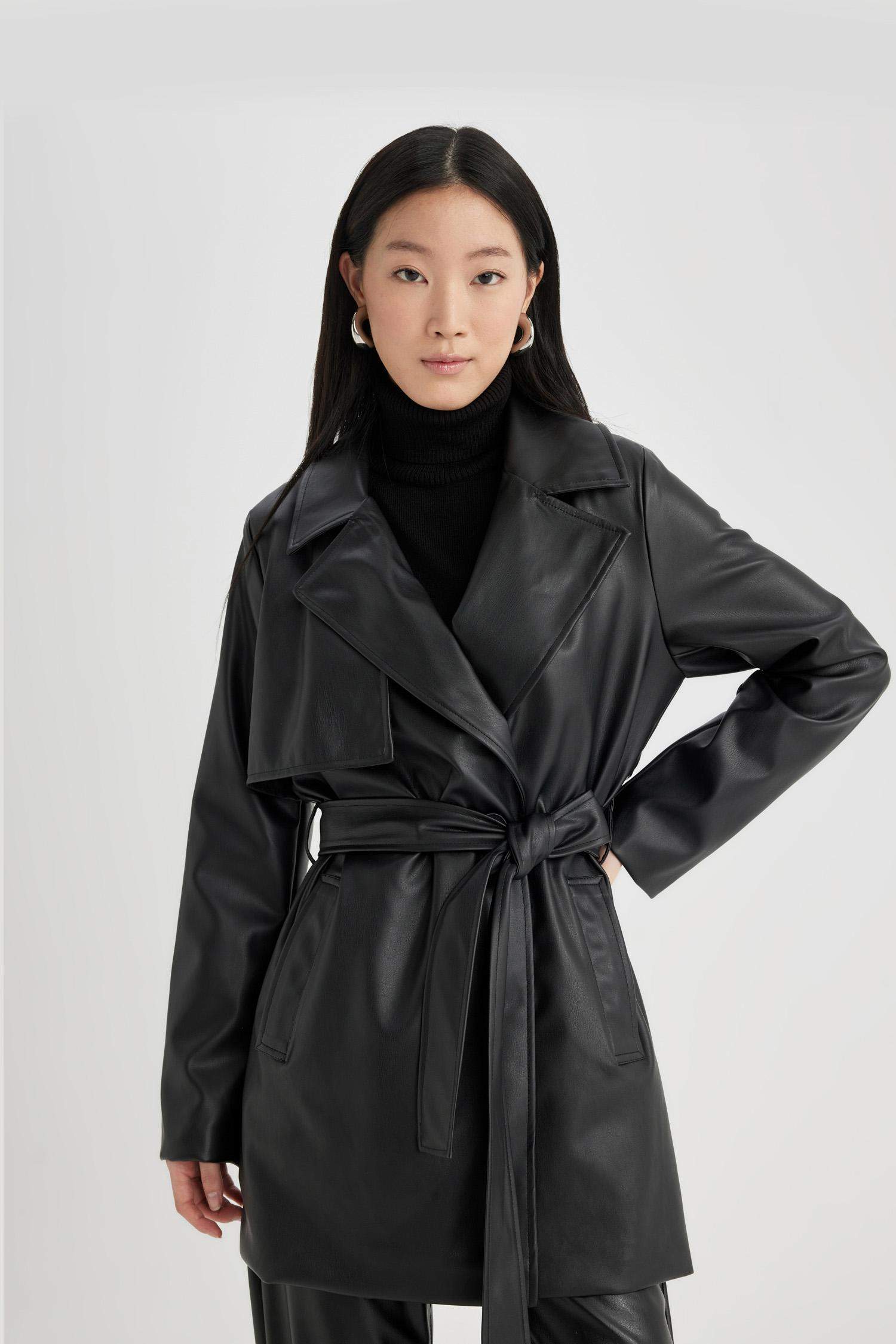 Su İtici Kruvaze Kapamalı Kemerli Cepli Kemerli Rüzgarlık Detaylı Suni Deri Trençkot