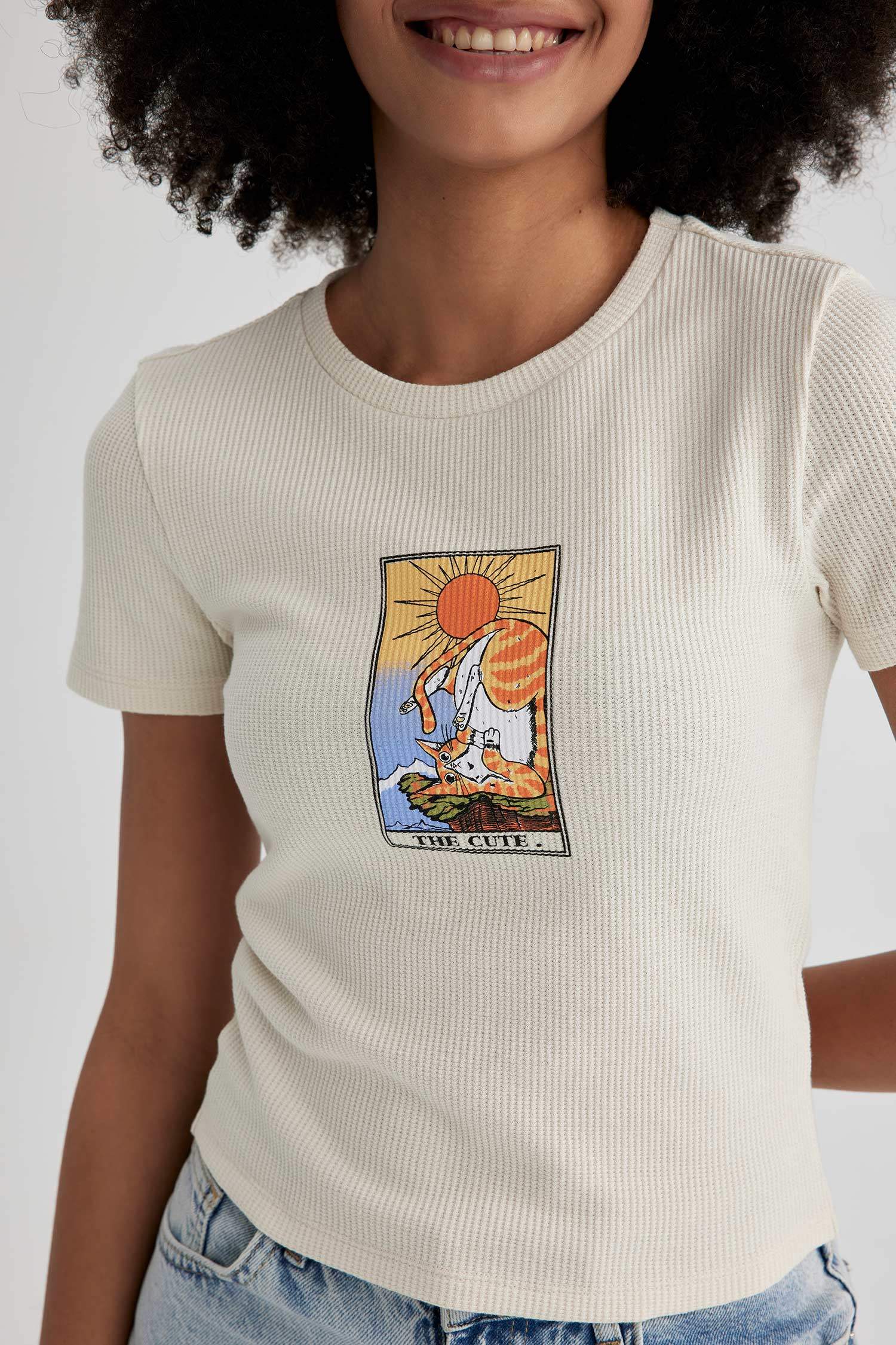 Fitted Crew Neck Printed Short Sleeve T-Shirt